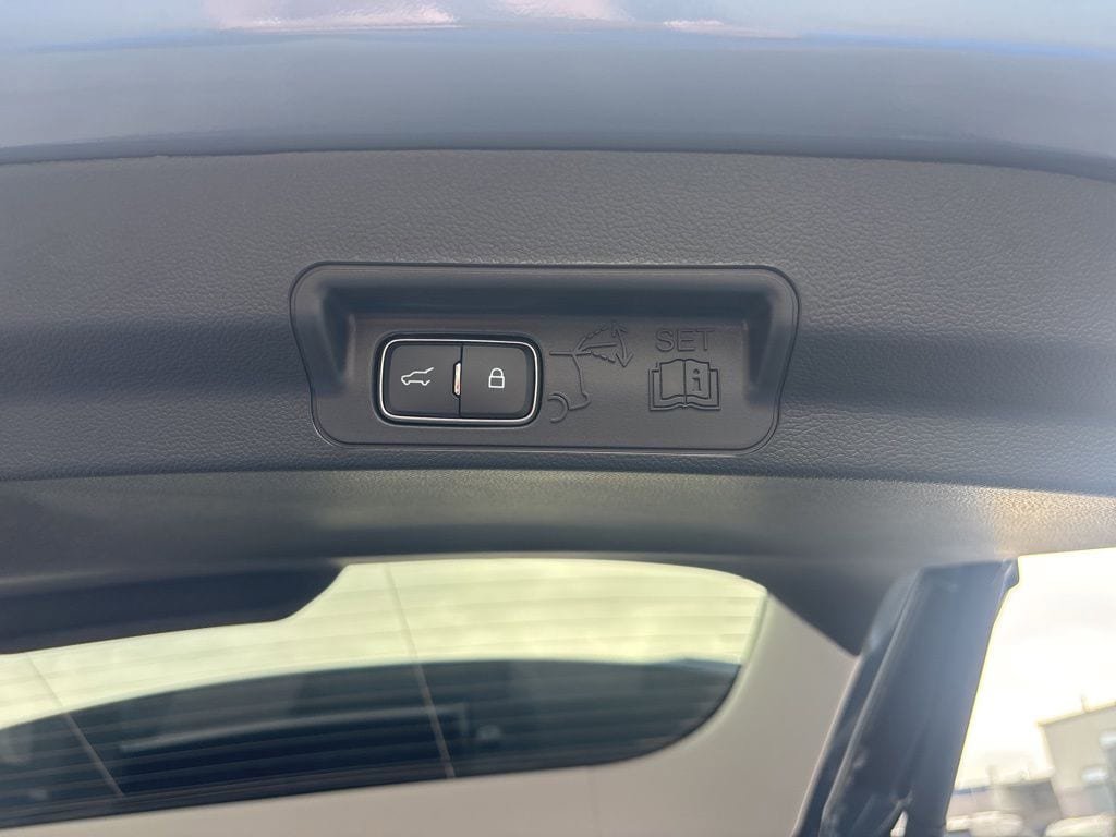 New 2026 Ford Explorer Active w/ Active Comfort Package image 21