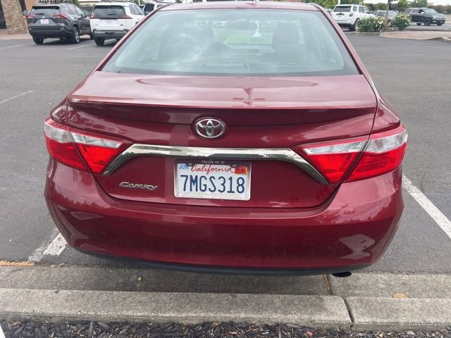 Used 2015 Toyota Camry SE FWD image 11