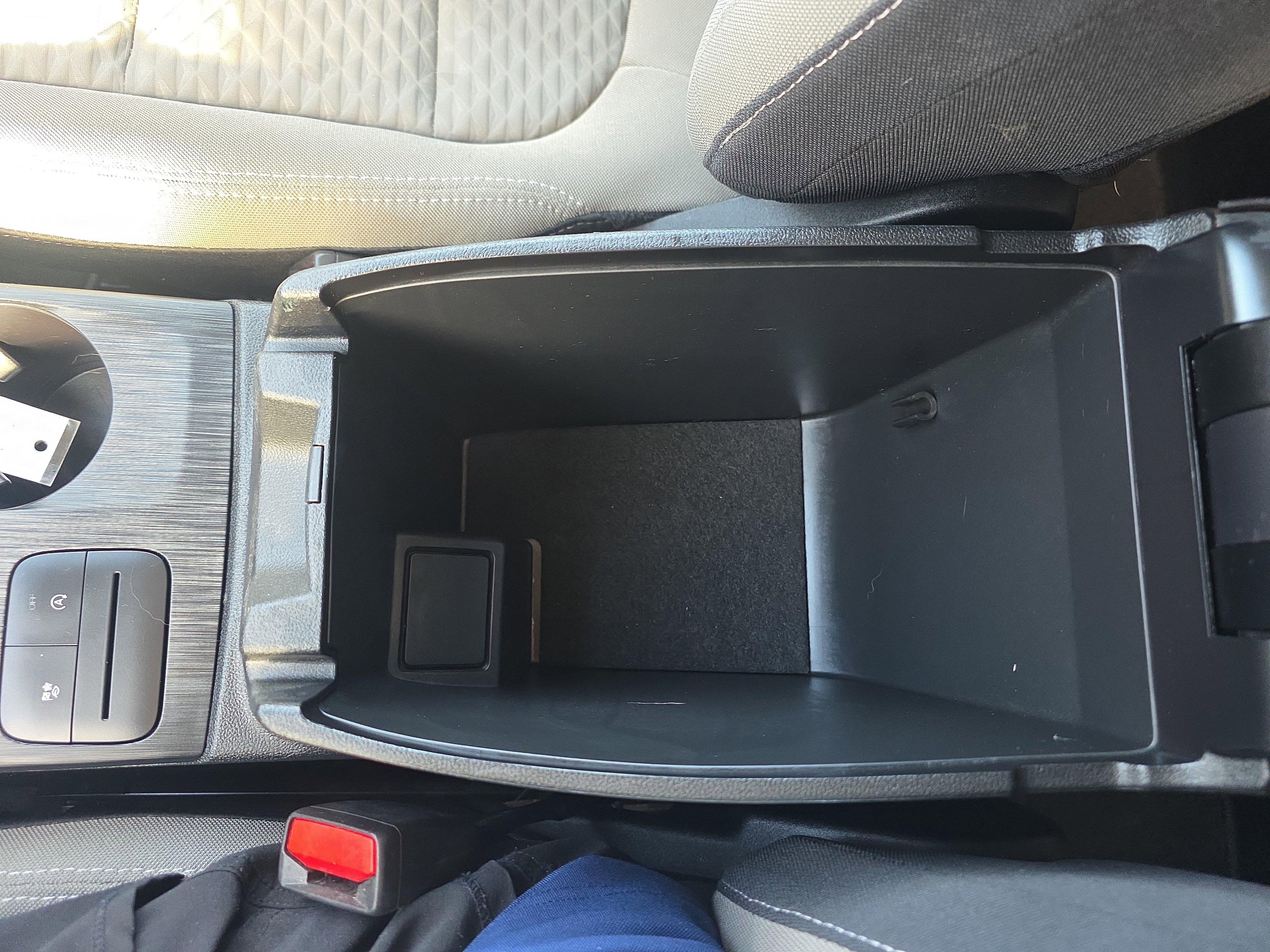 Certified 2022 Ford Escape SE w/ Cold Weather Package image 43