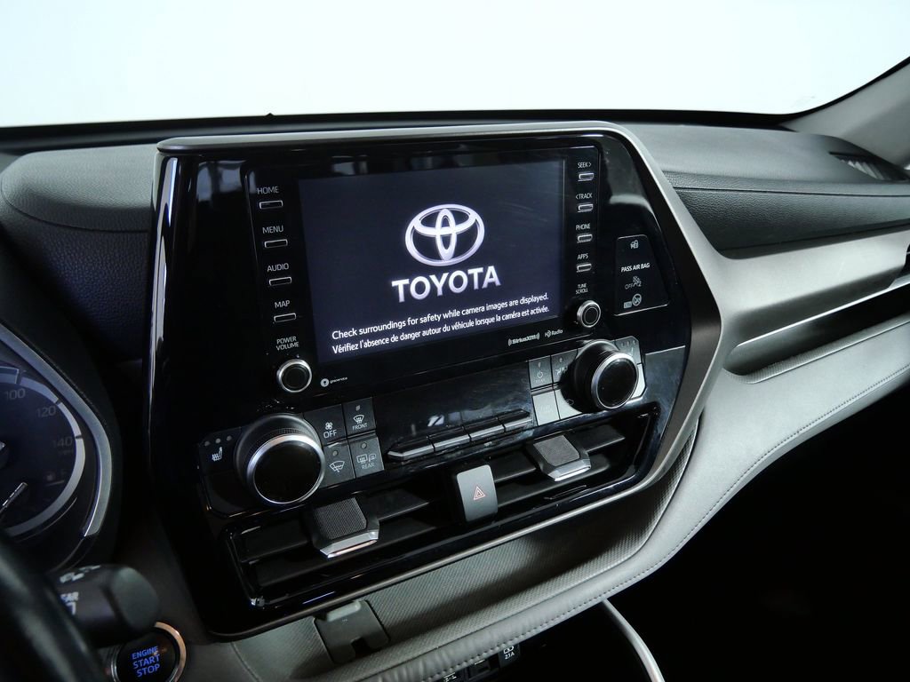 Used 2020 Toyota Highlander XLE image 19