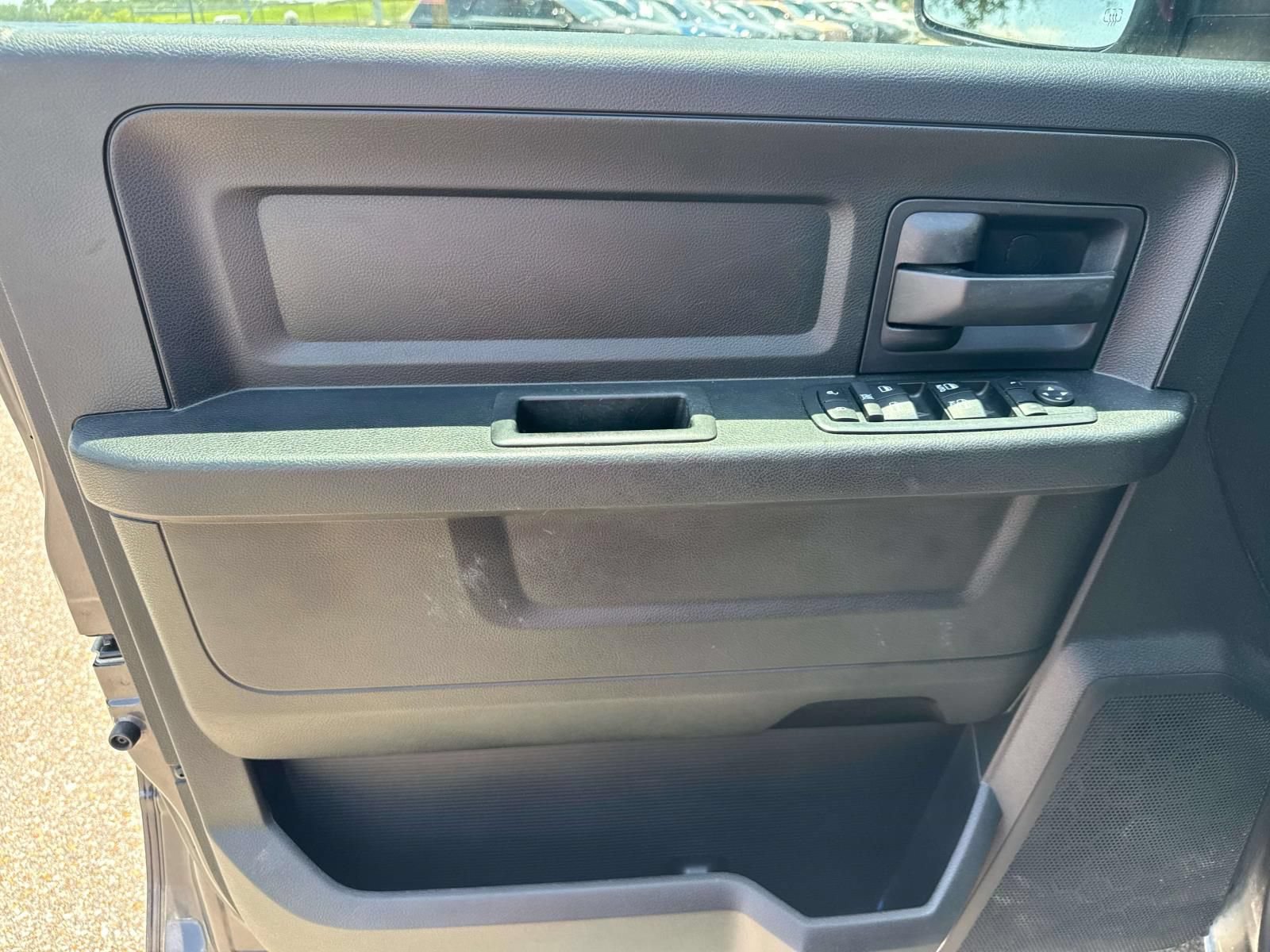 Used 2018 RAM 1500 Express w/ Express Value Package RWD image 20