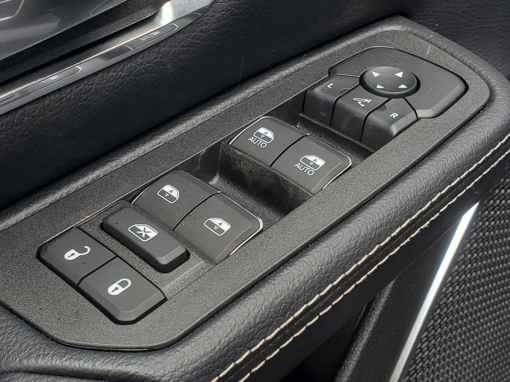 New 2026 RAM 1500 Laramie AWD/4WD image 8