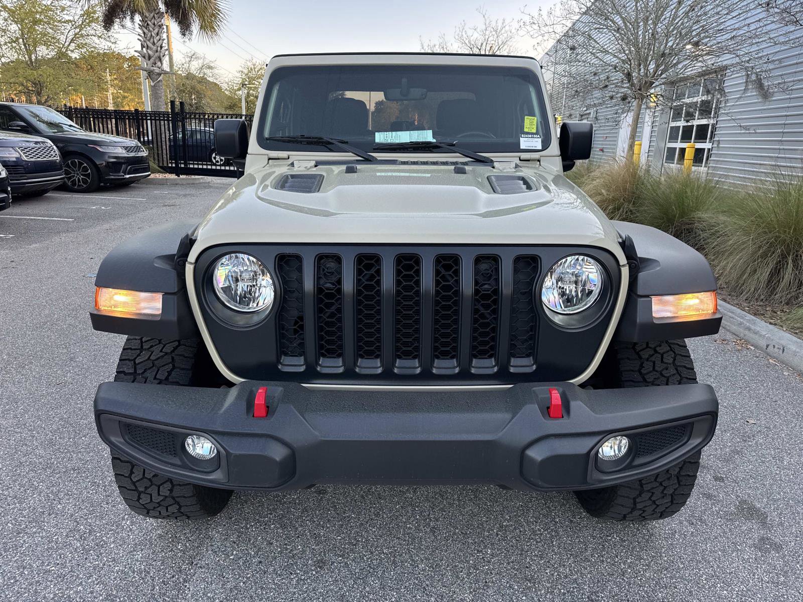 Used 2022 Jeep Gladiator Rubicon w/ Trailer Tow Package AWD/4WD image 9