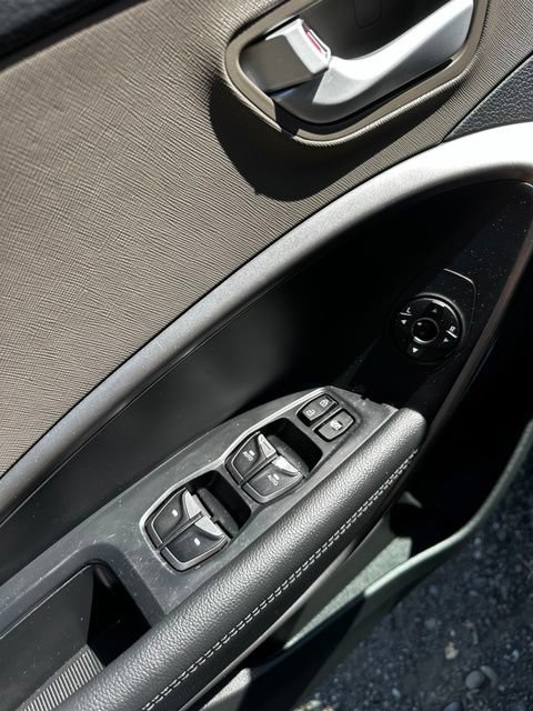 Used 2018 Hyundai Santa Fe Sport w/ 2.4L Value Package 02 AWD/4WD image 11