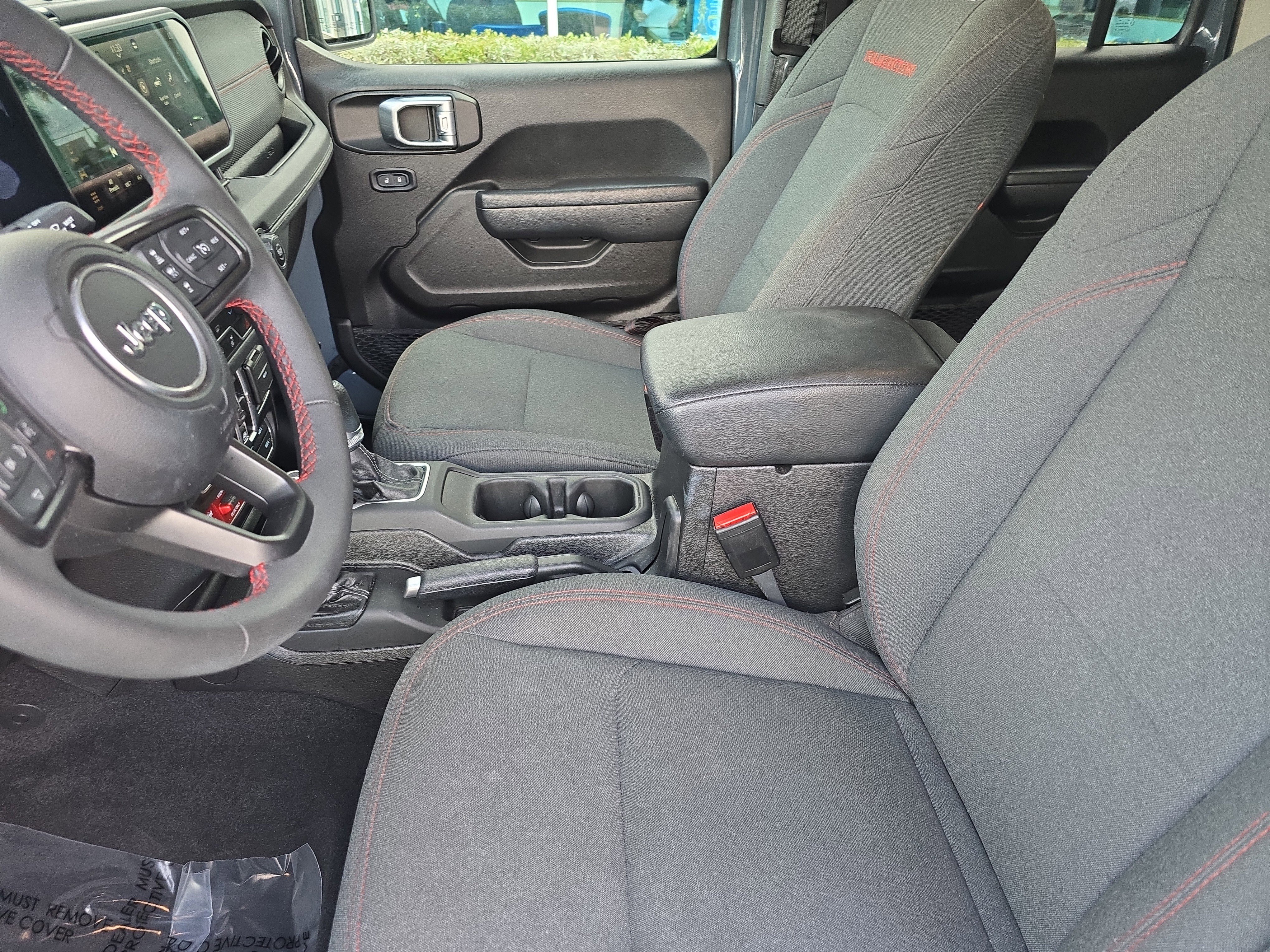 Used 2025 Jeep Wrangler Unlimited Rubicon image 16