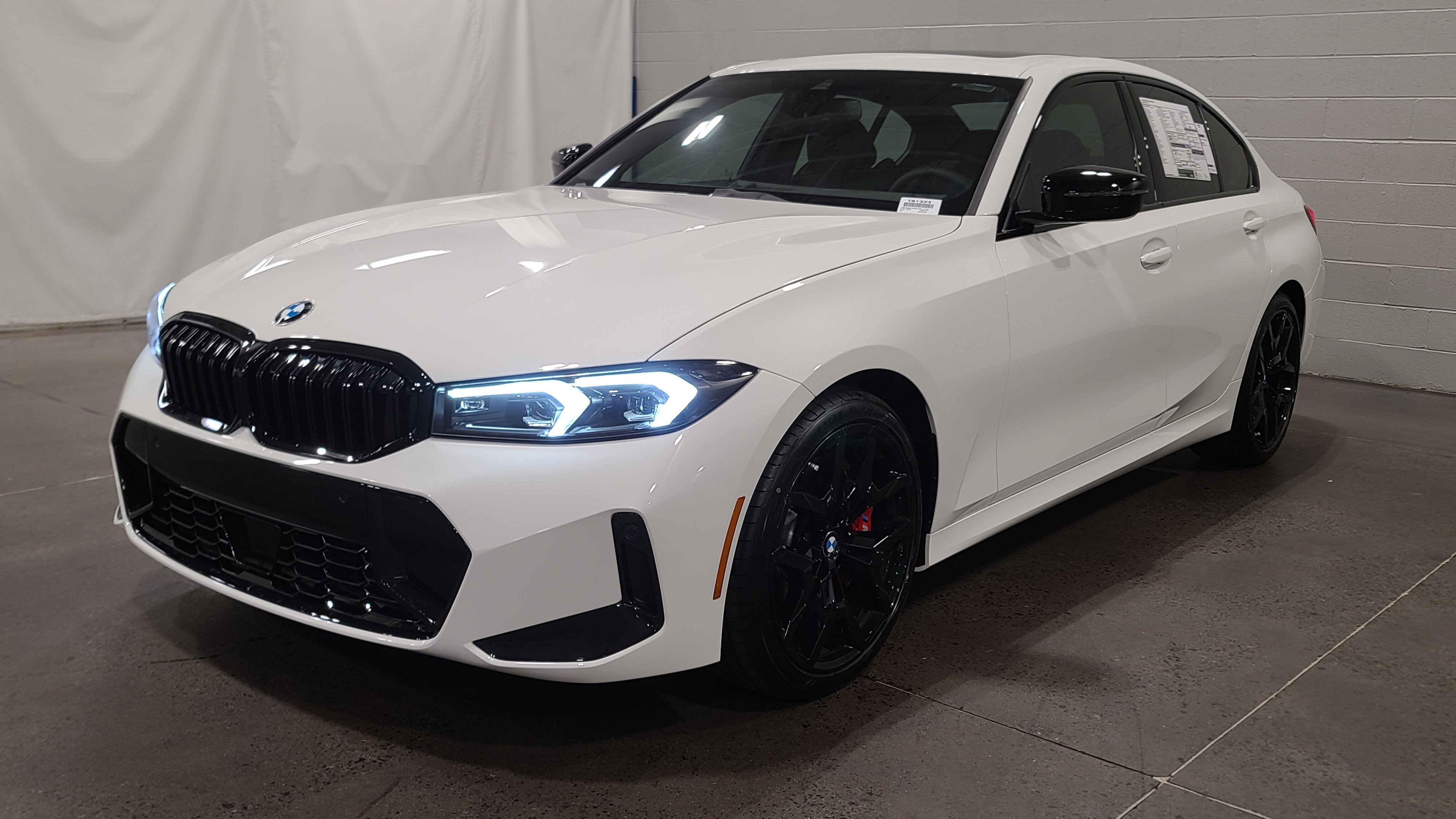 Used 2026 BMW 330i Sedan w/ M Sport Package RWD image 3