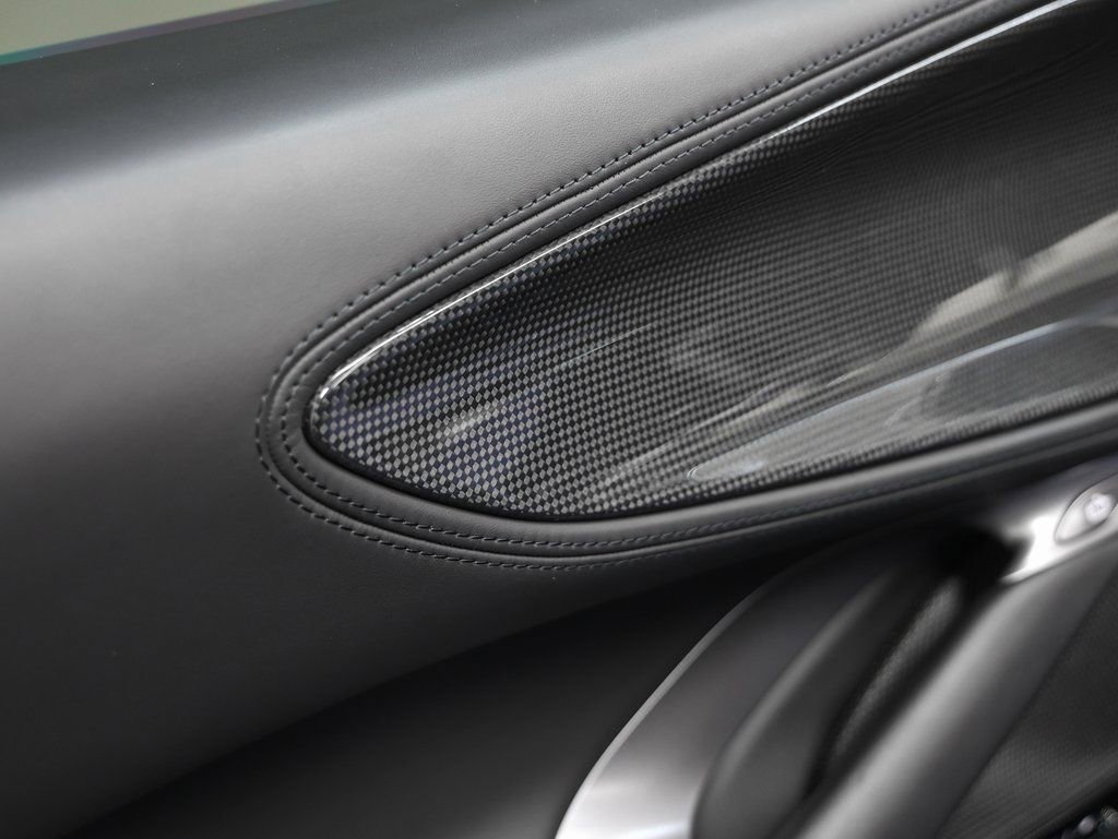 Used 2023 Ferrari SF90 Spider image 79