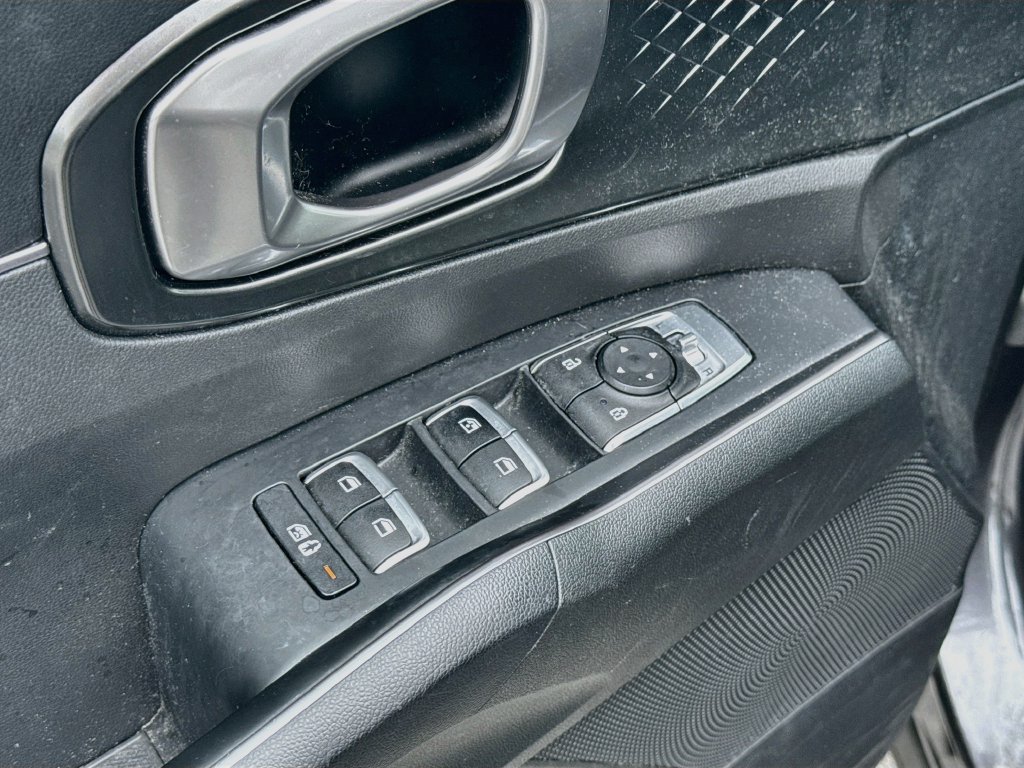 Used 2021 Kia Sorento S FWD image 16