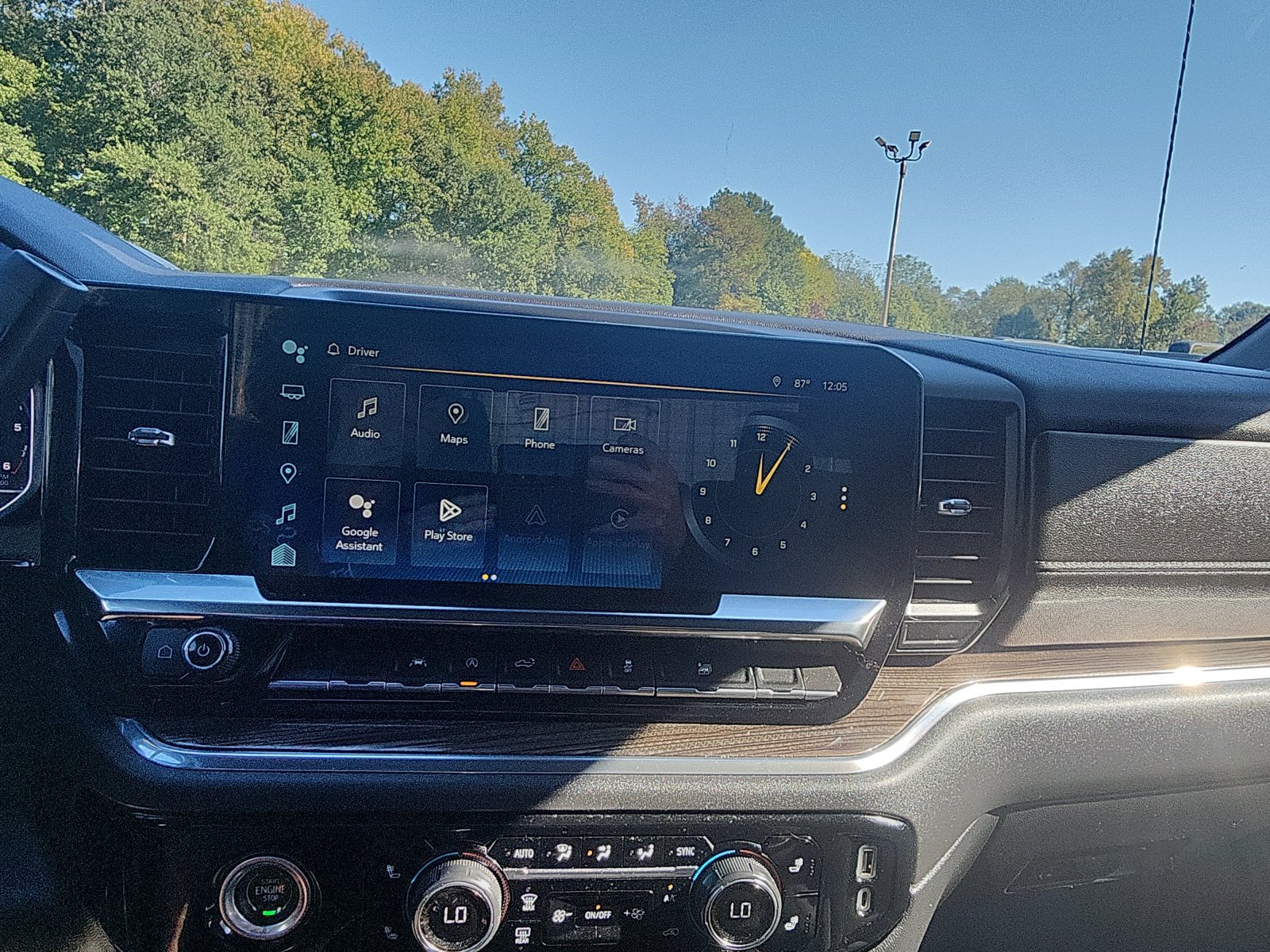Used 2023 Chevrolet Silverado 1500 LT AWD/4WD image 17