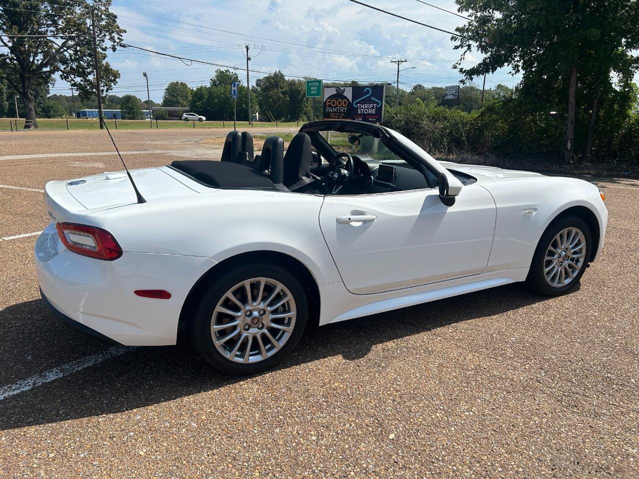 Used 2020 FIAT 124 Spider Classica w/ Technology Group RWD image 7