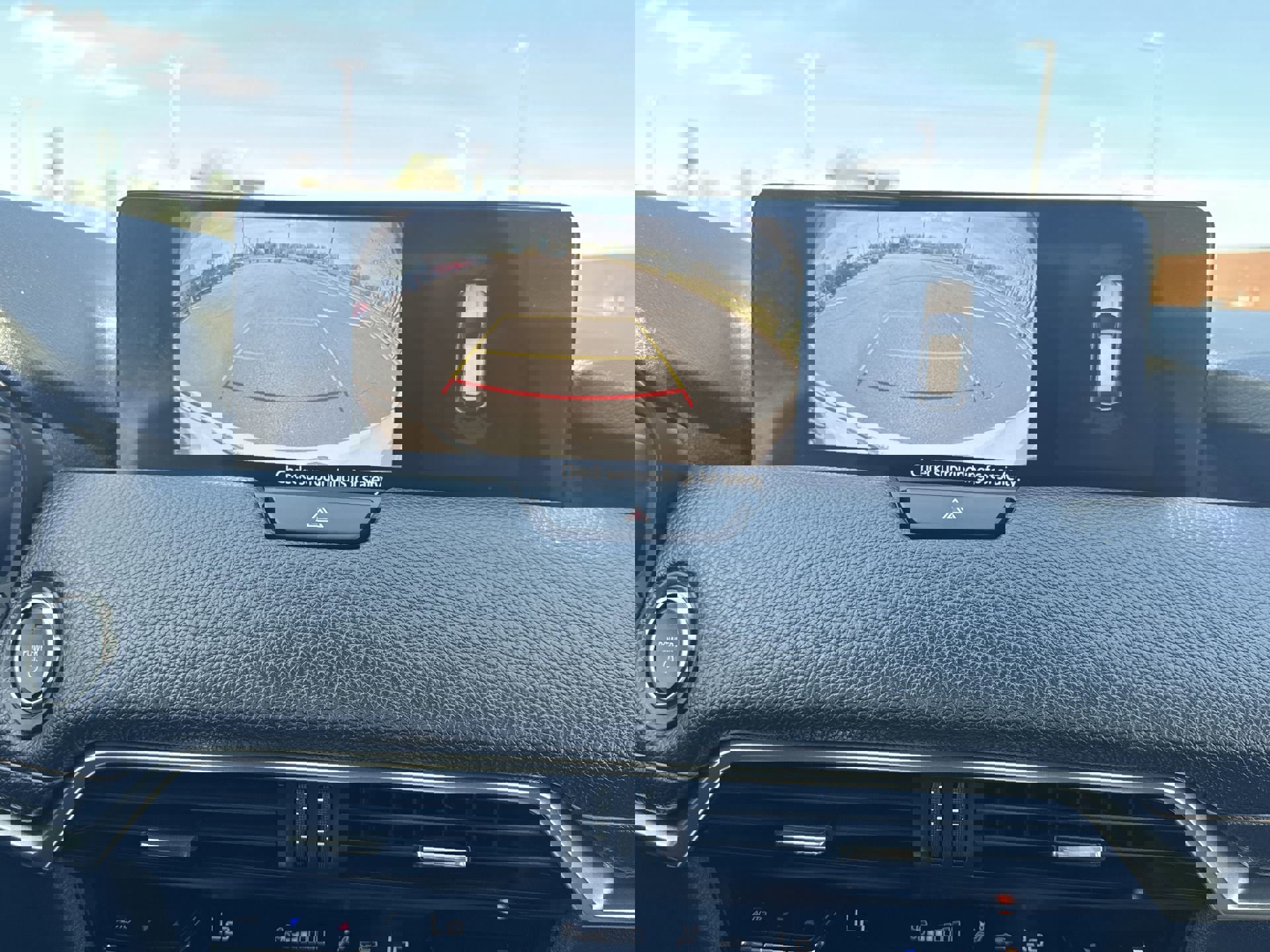 Used 2025 MAZDA CX-70 Plug-In Hybrid w/ Premium Pkg AWD/4WD image 17