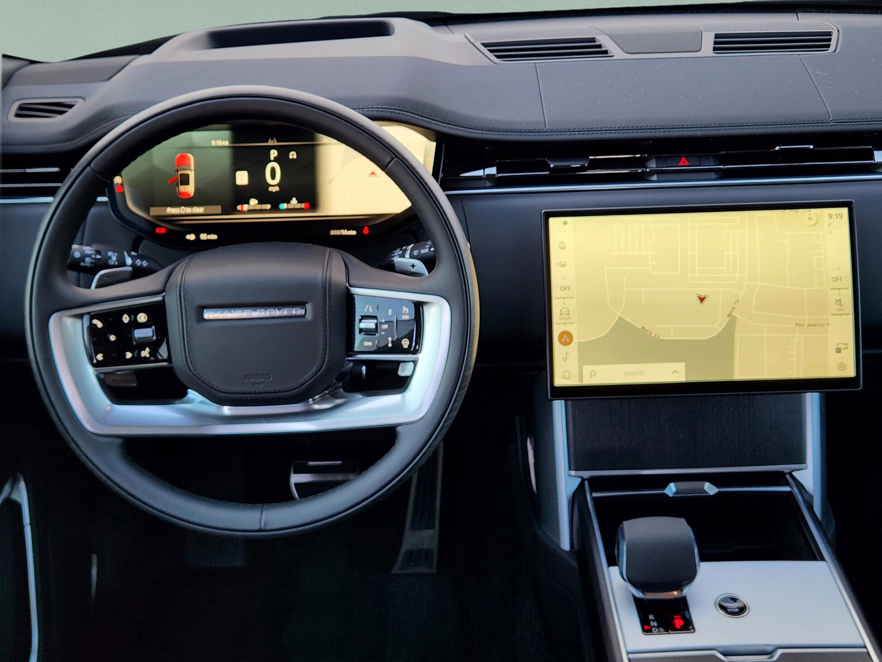 New 2026 Land Rover Range Rover Long Wheelbase SE AWD/4WD image 21