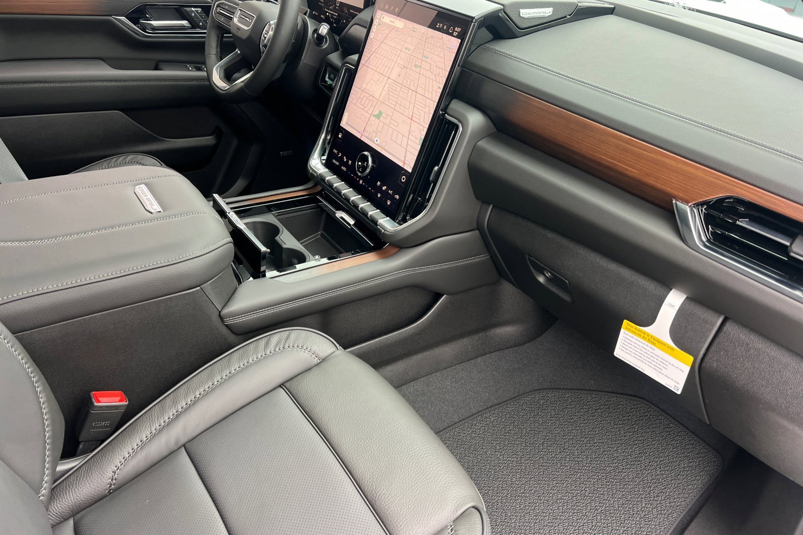 New 2026 GMC Yukon XL Denali w/ Denali Reserve Package image 17