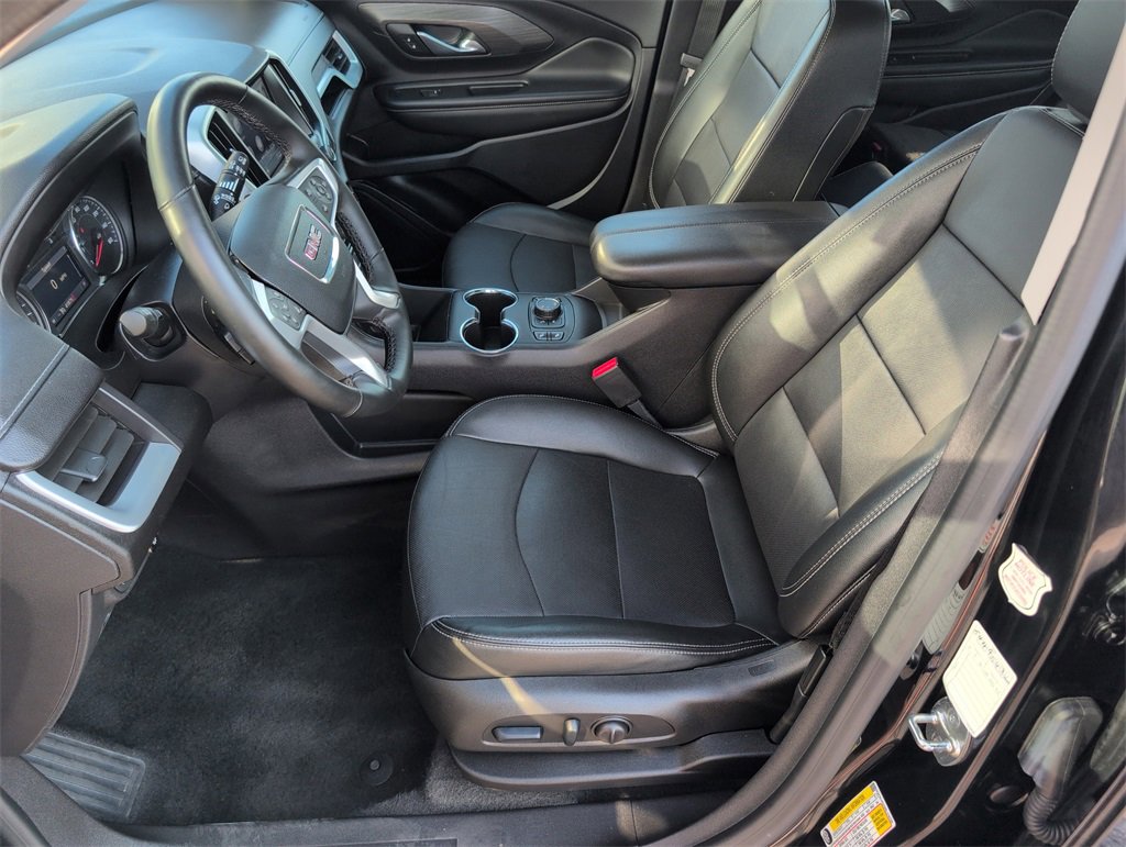 Used 2024 GMC Terrain SLT image 13