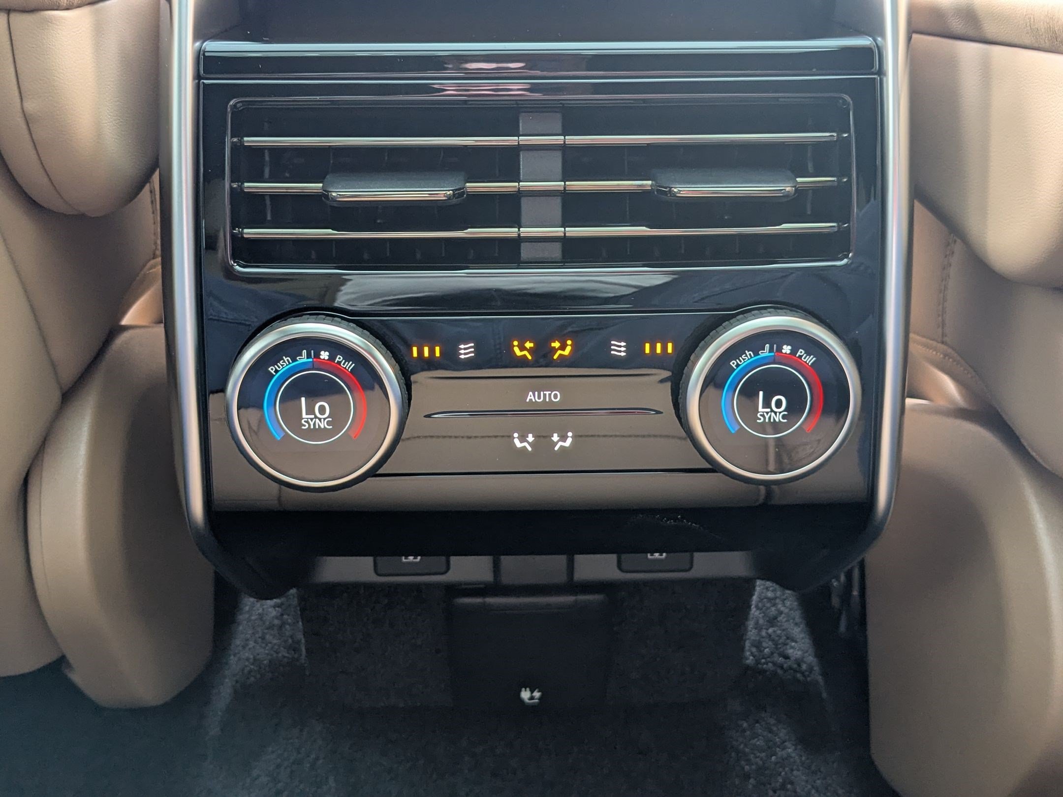 New 2026 Land Rover Range Rover SE AWD/4WD image 29