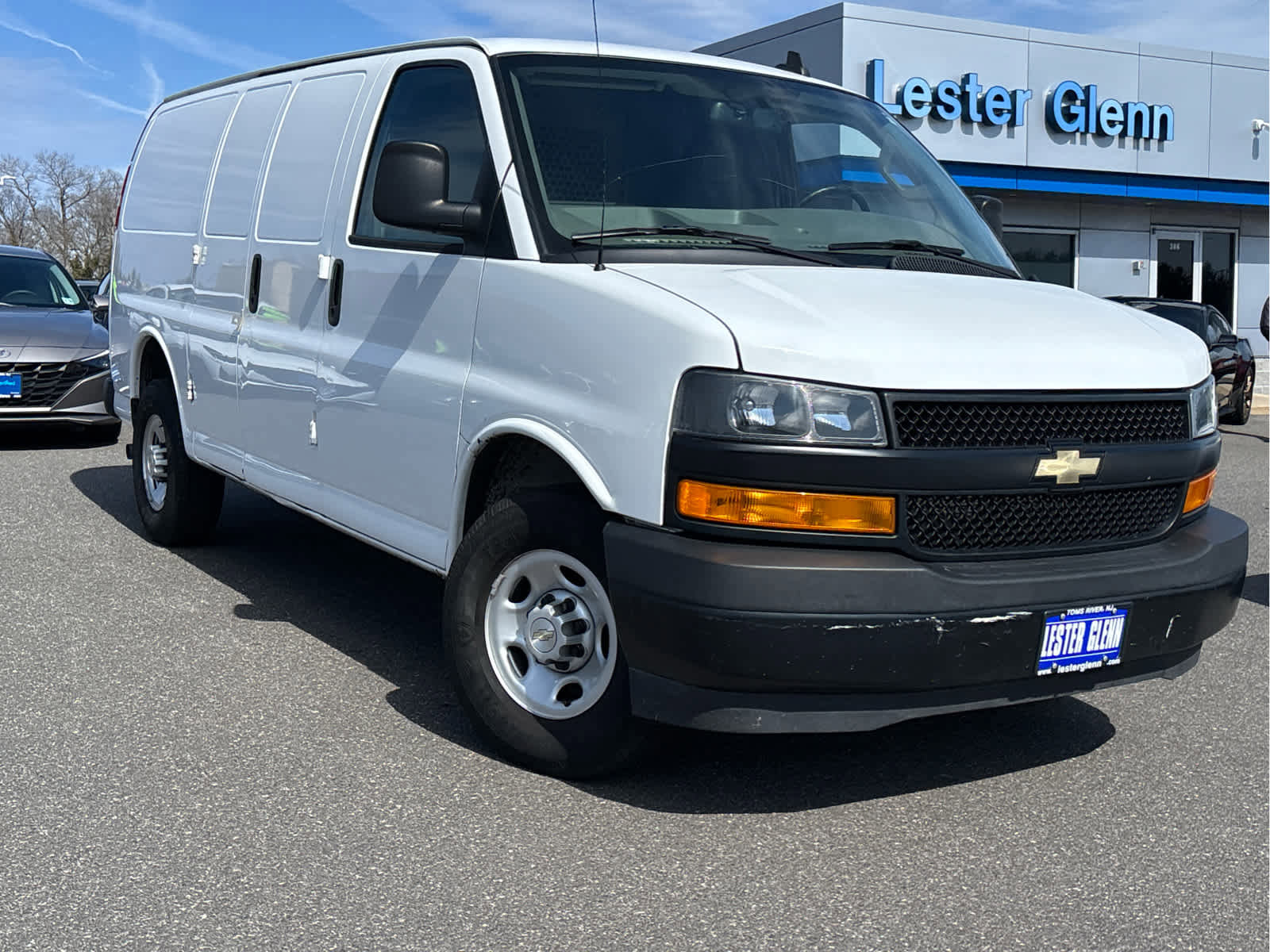Used 2021 Chevrolet Express 3500 w/ Driver Convenience Package image 37