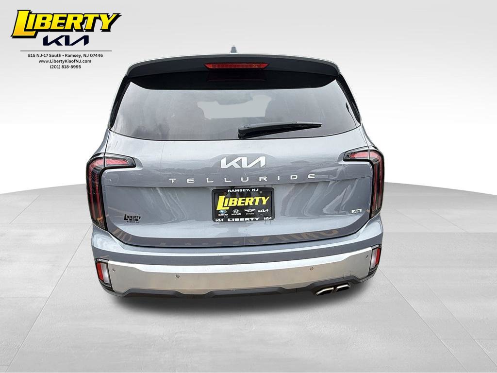 Used 2024 Kia Telluride EX w/ EX Captain's Chair Package AWD/4WD image 6