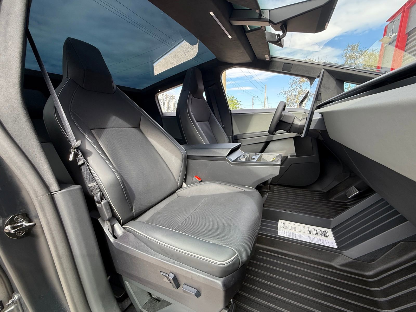 Used 2024 Tesla Cybertruck AWD Crew Cab image 19