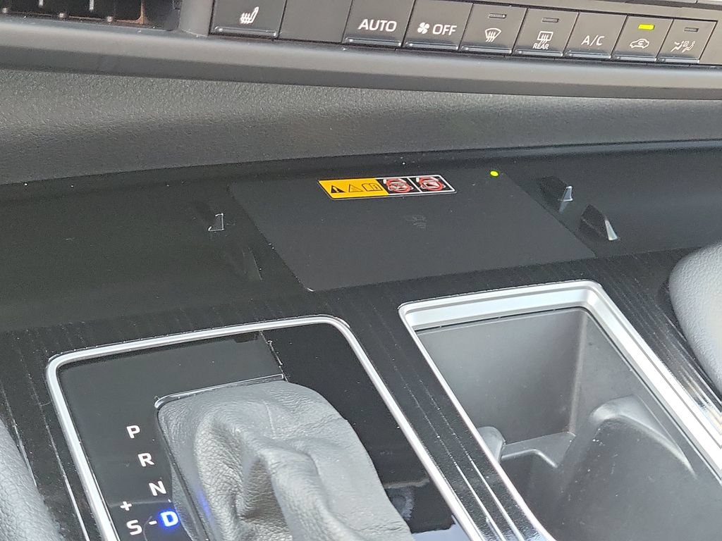 Used 2025 Toyota Sienna XSE FWD image 17