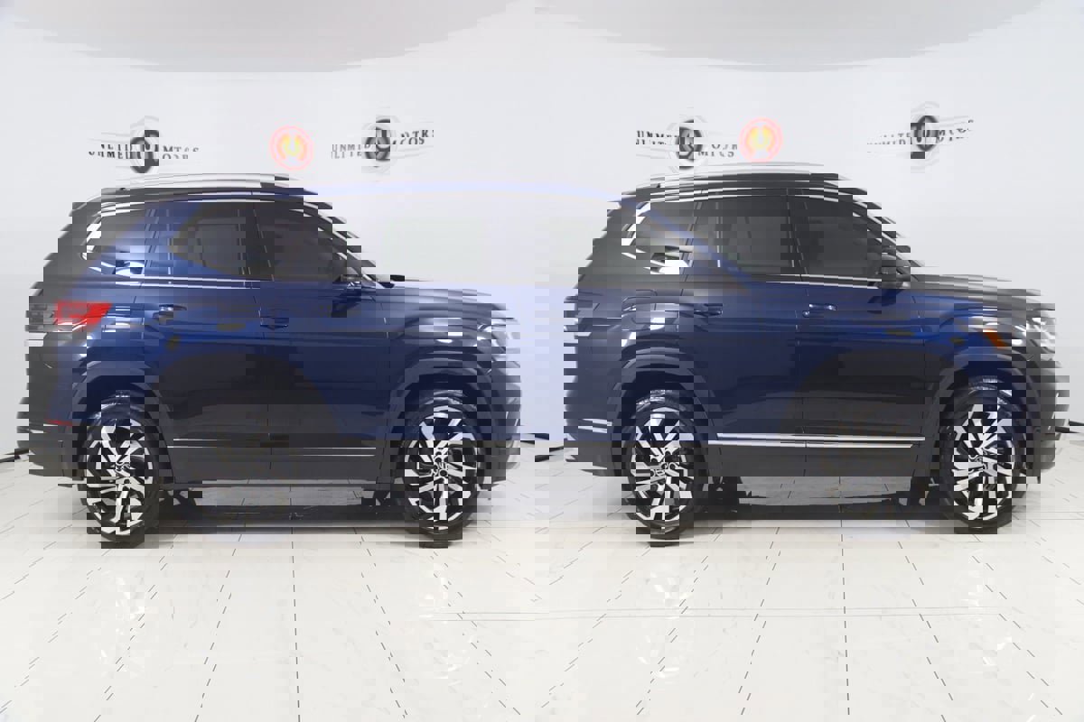 Used 2021 Volkswagen Atlas SEL Premium image 2