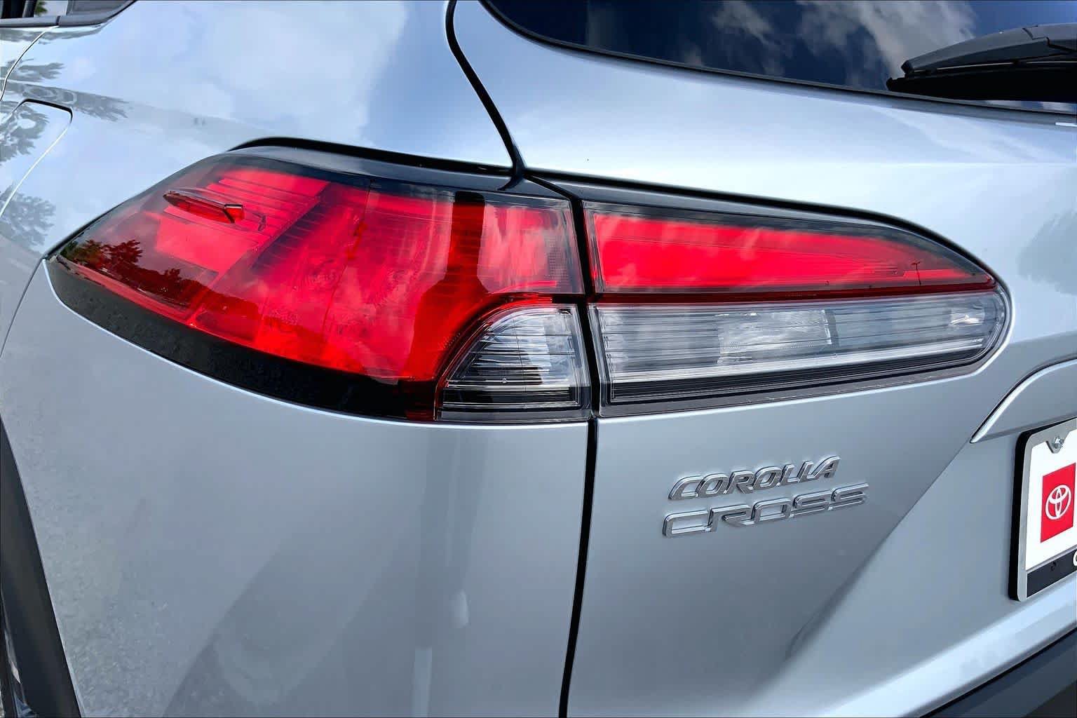 Certified 2023 Toyota Corolla Cross XLE w/ Convenience Package FWD image 28