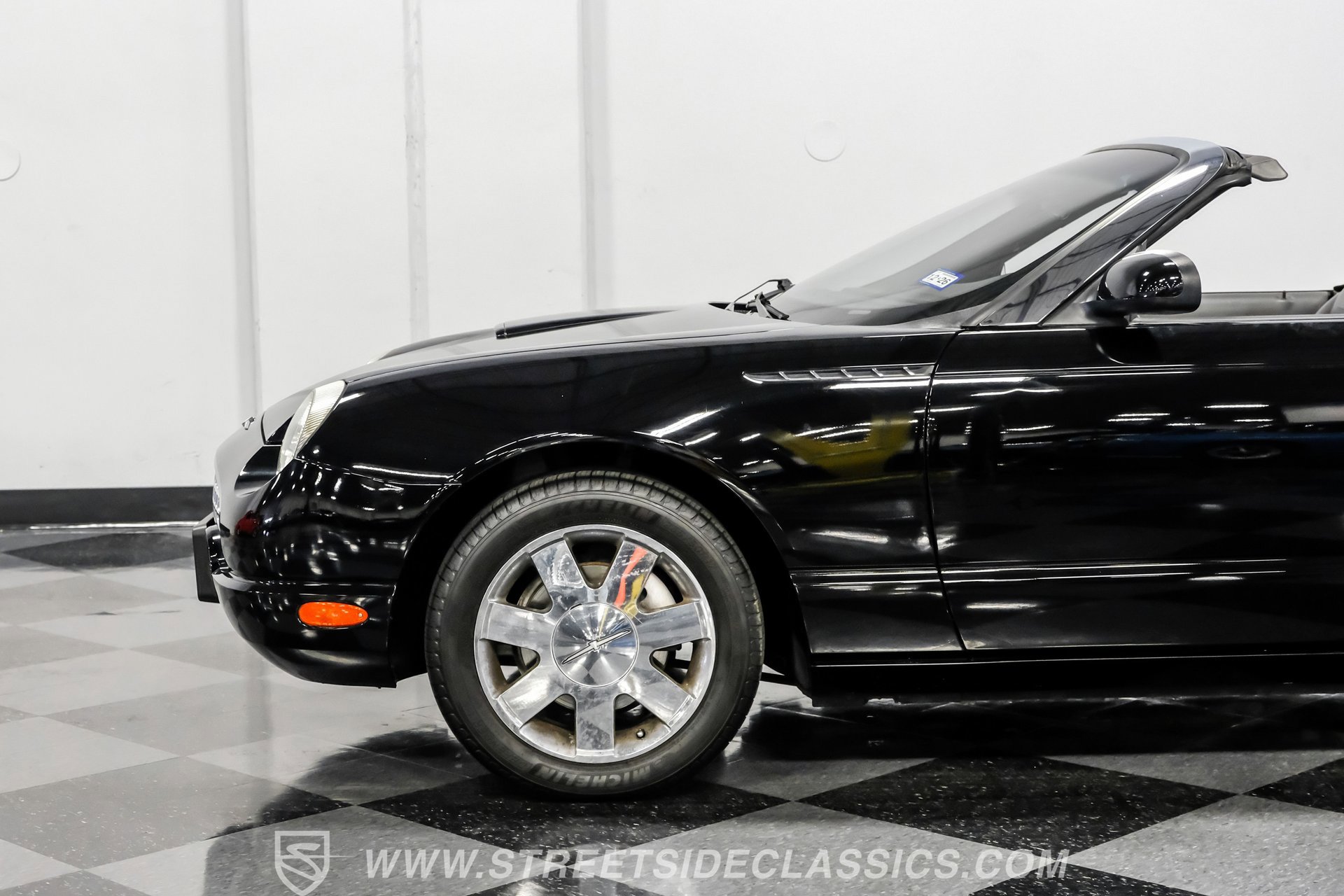 Used 2002 Ford Thunderbird image 27