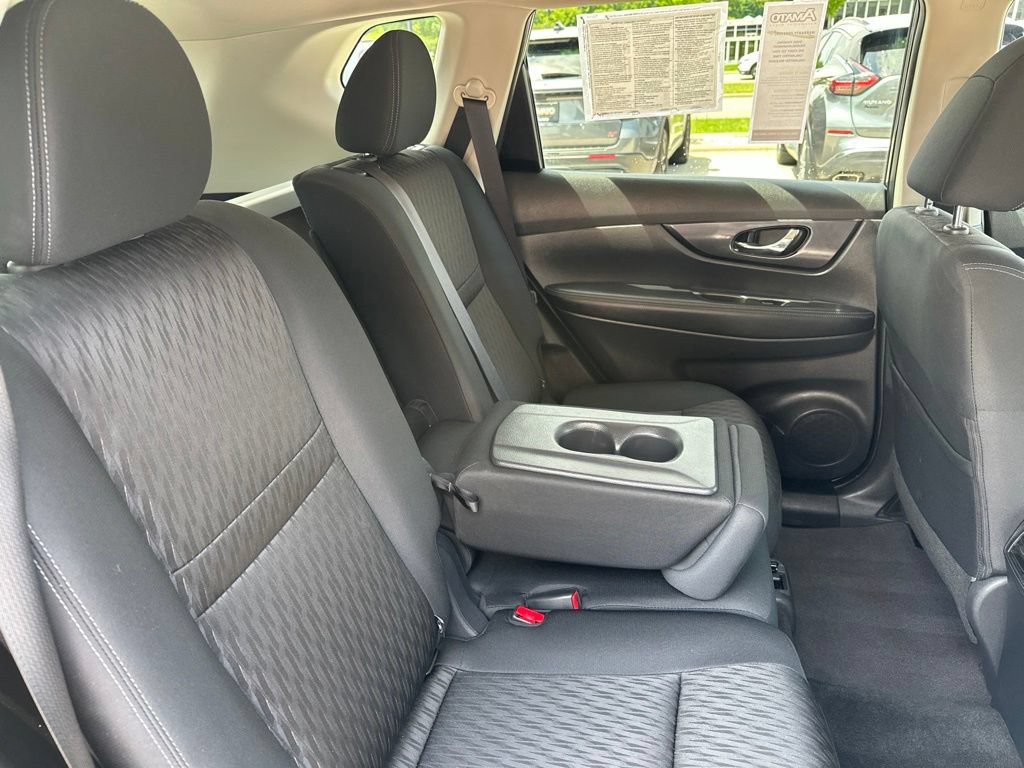Used 2019 Nissan Rogue SV AWD/4WD image 21