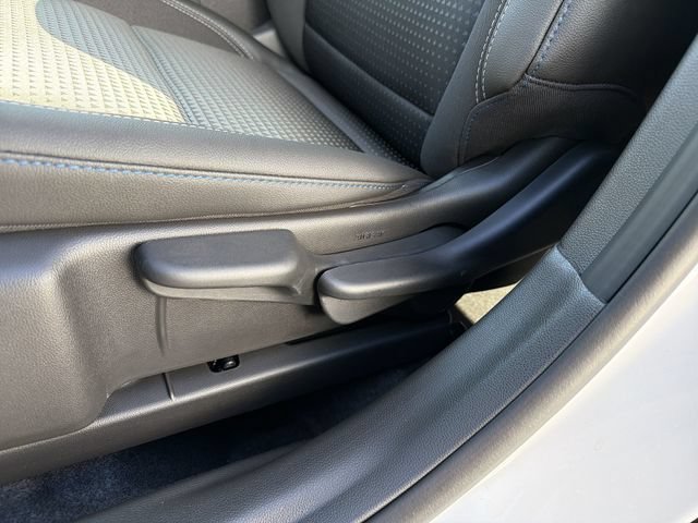 New 2026 Chevrolet Trax LT w/ LT Convenience Package FWD image 13