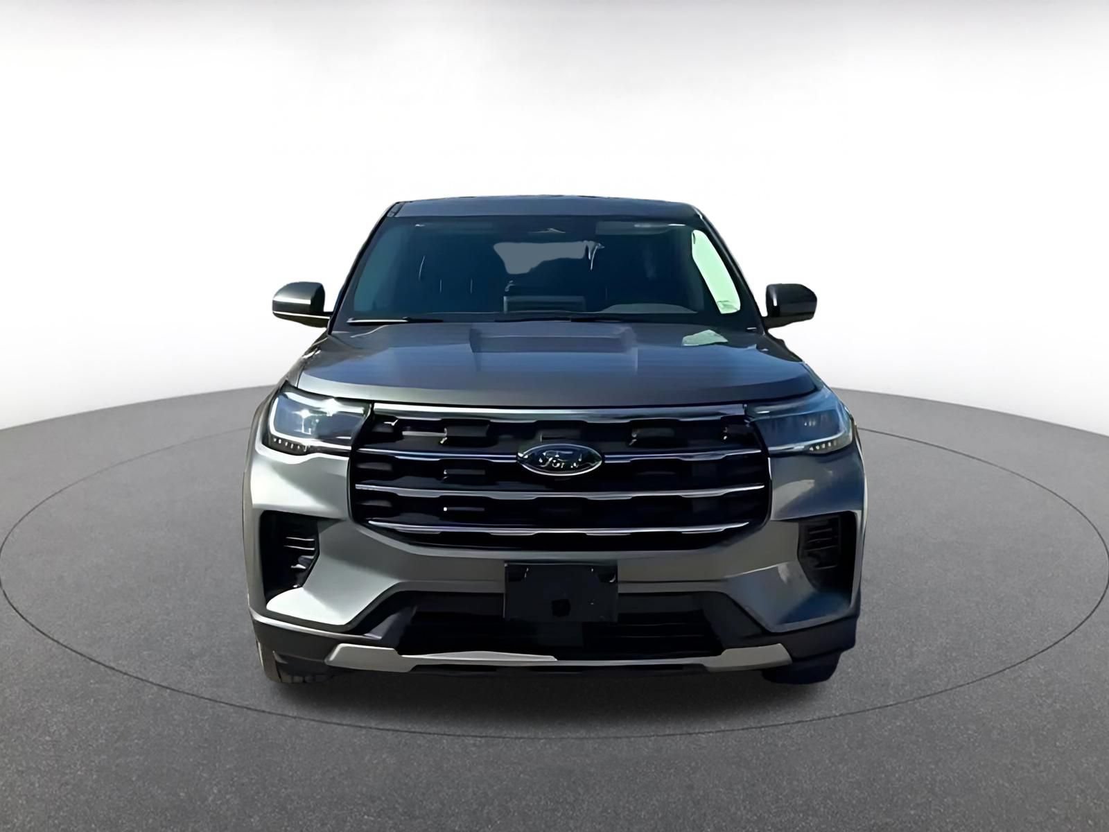 Used 2026 Ford Explorer Active AWD/4WD image 4