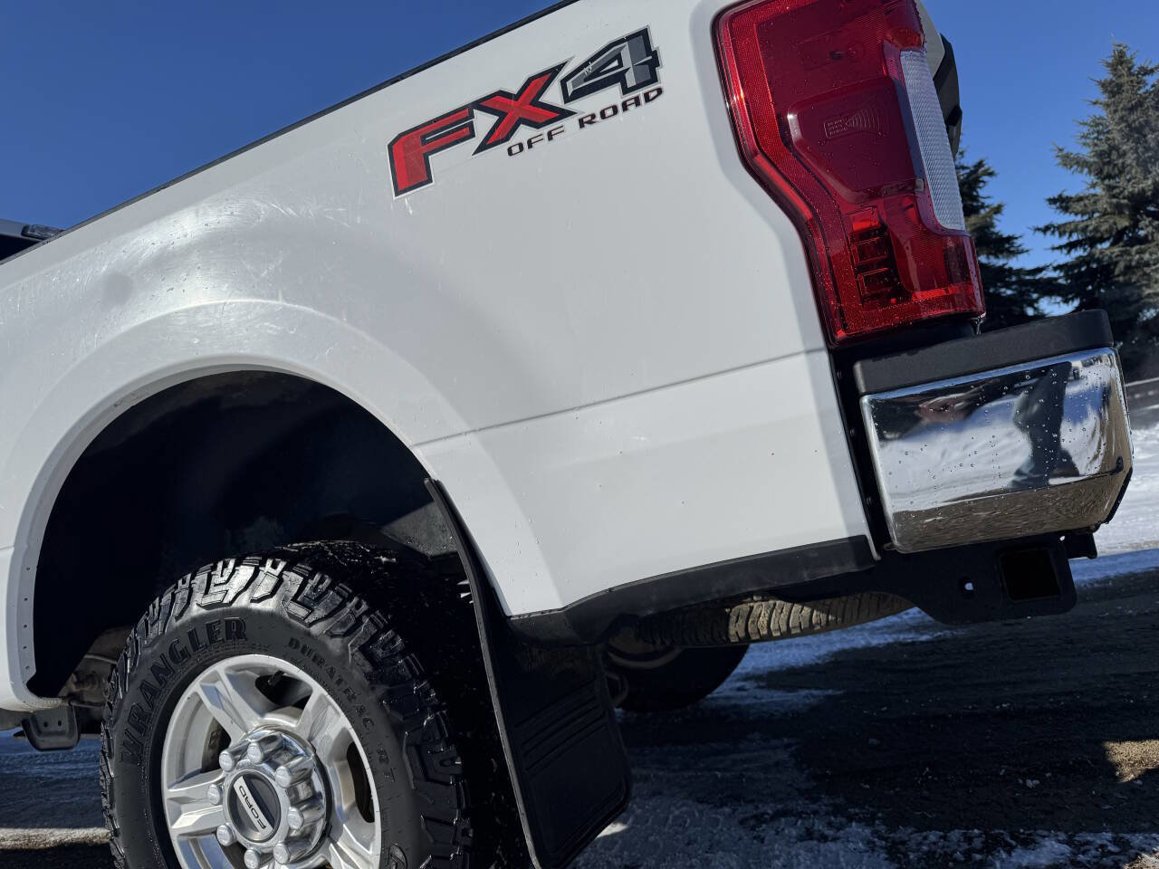 Used 2017 Ford F250 XLT w/ FX4 Off-Road Package image 24