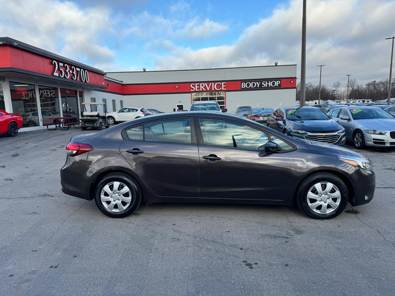 Used 2017 Kia Forte LX FWD image 2