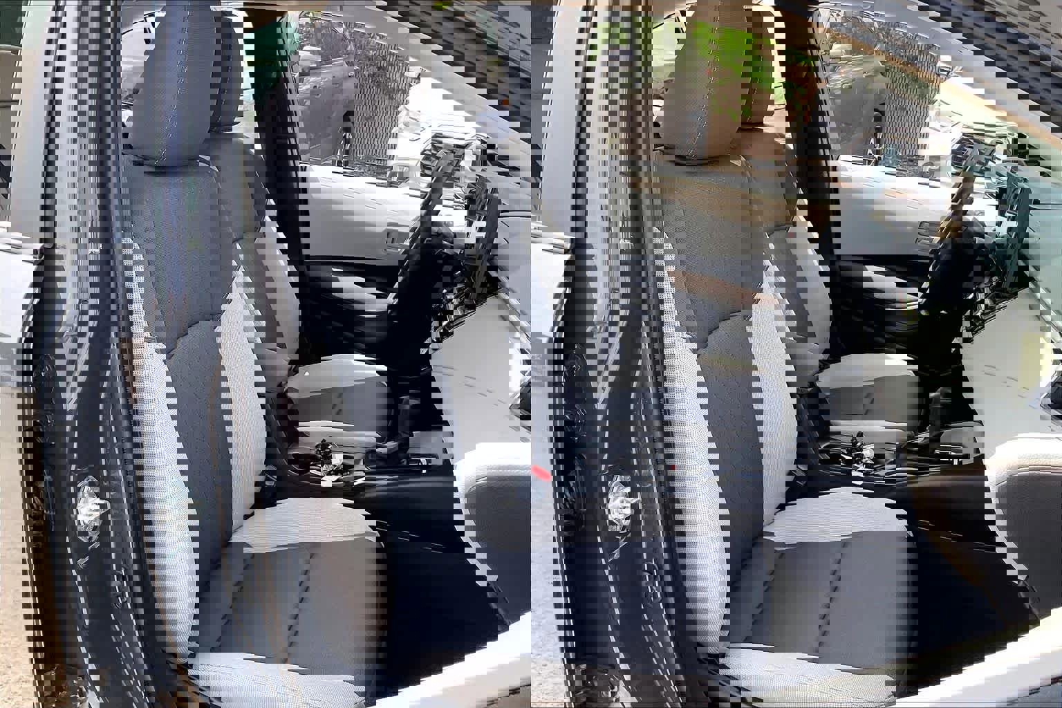 Used 2025 Toyota Corolla LE FWD image 9