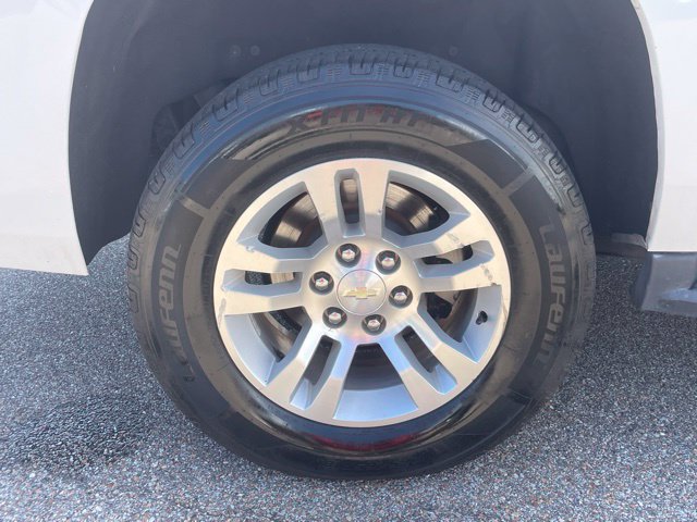Used 2019 Chevrolet Suburban LS RWD image 11