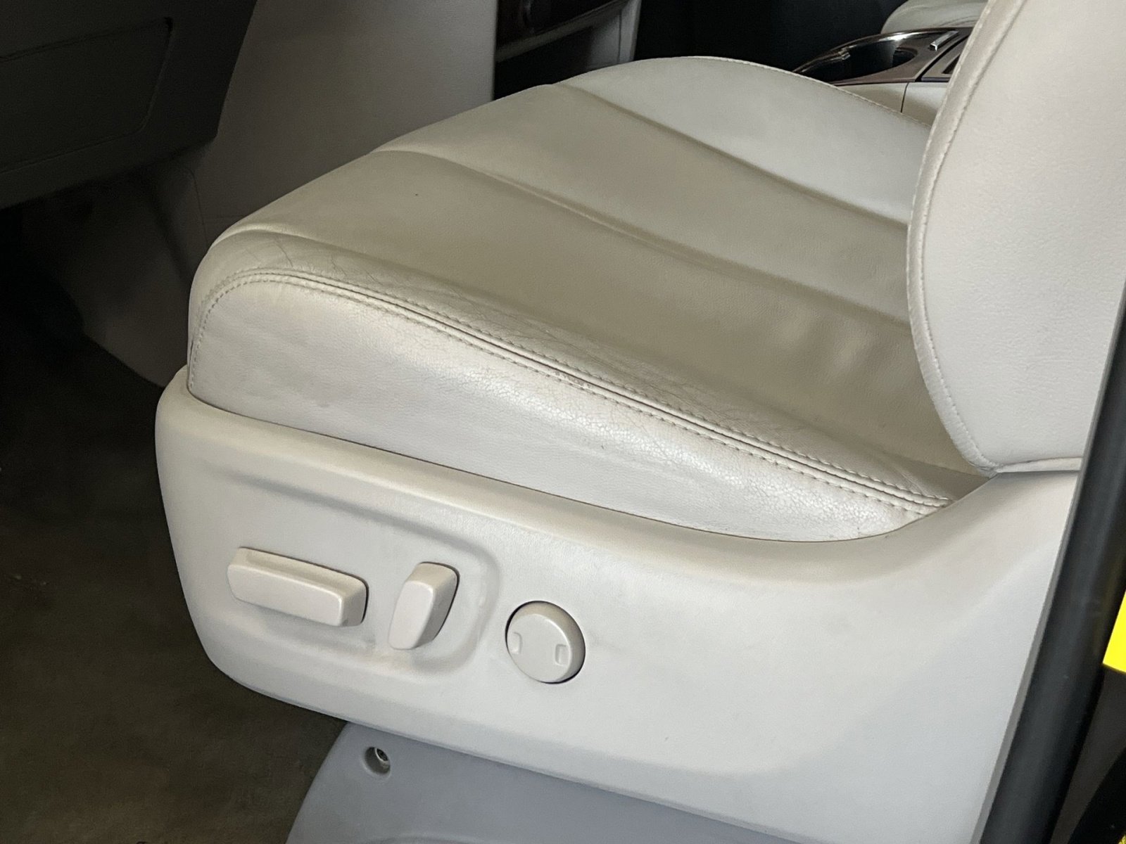 Used 2013 Toyota Sienna XLE image 13