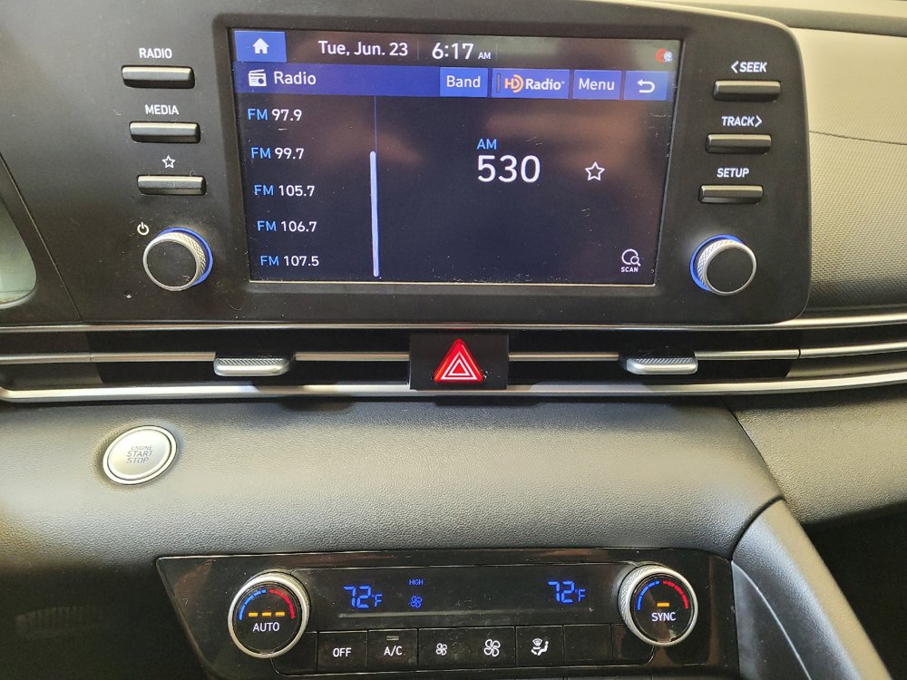 Used 2022 Hyundai Elantra SEL FWD image 25