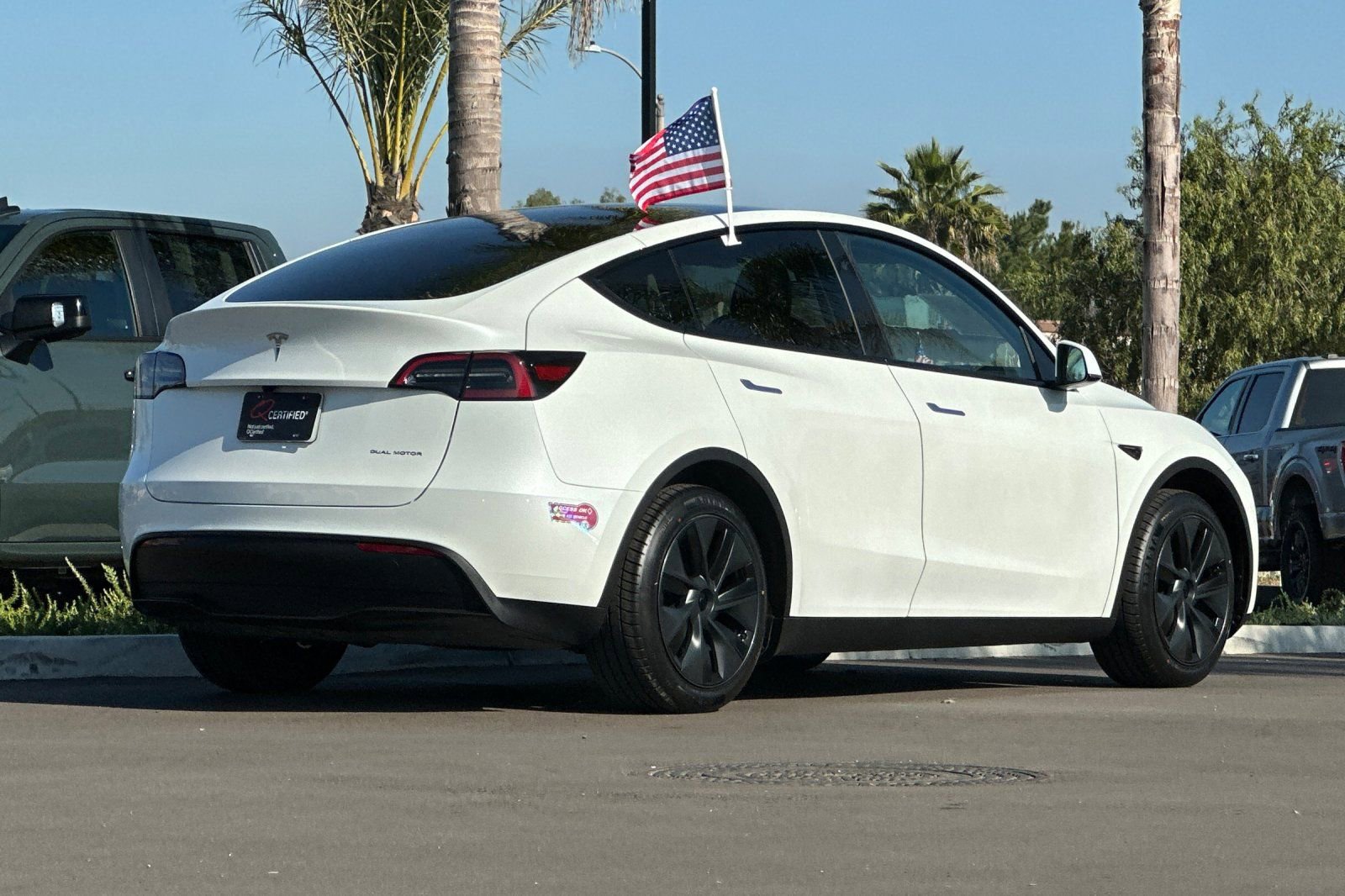 Used 2025 Tesla Model Y Long Range image 4