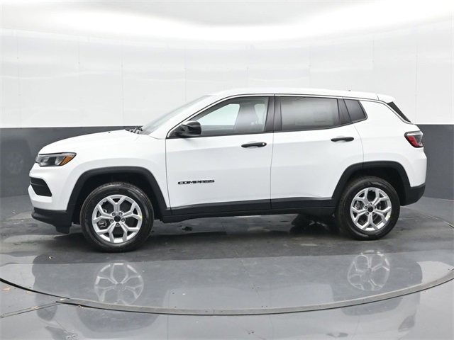 Used 2025 Jeep Compass Sport image 10