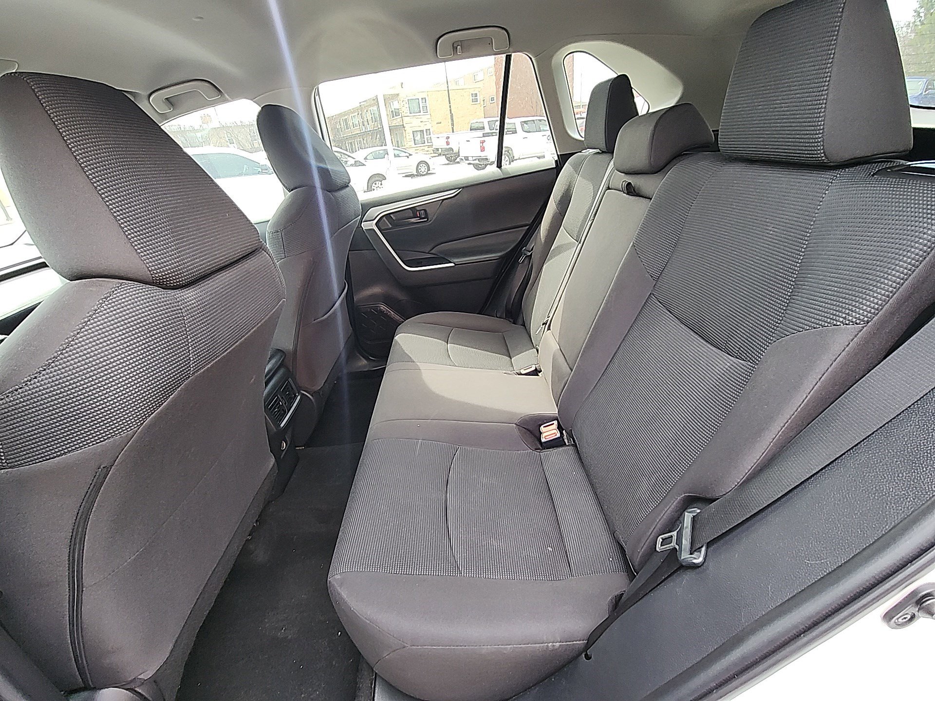 Used 2022 Toyota RAV4 LE image 22