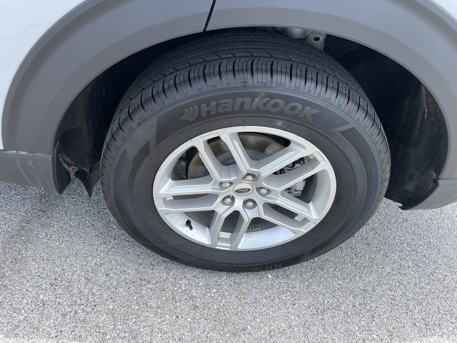 Used 2013 Ford Taurus SEL FWD image 35