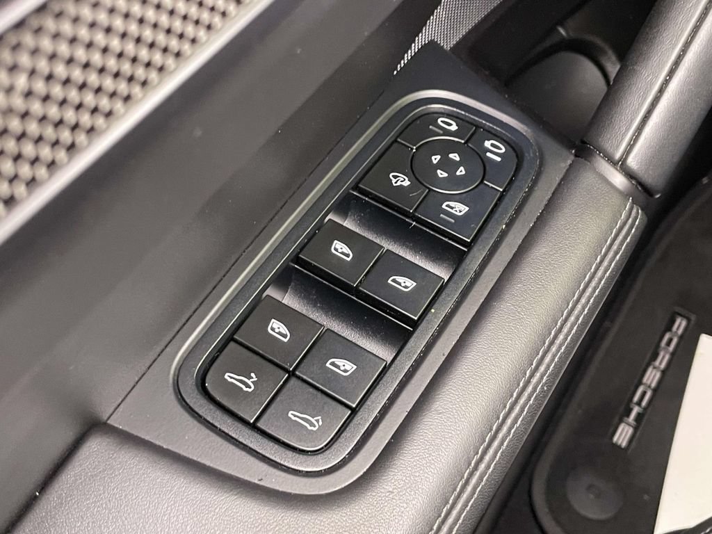 Certified 2024 Porsche Cayenne Turbo GT AWD/4WD image 37