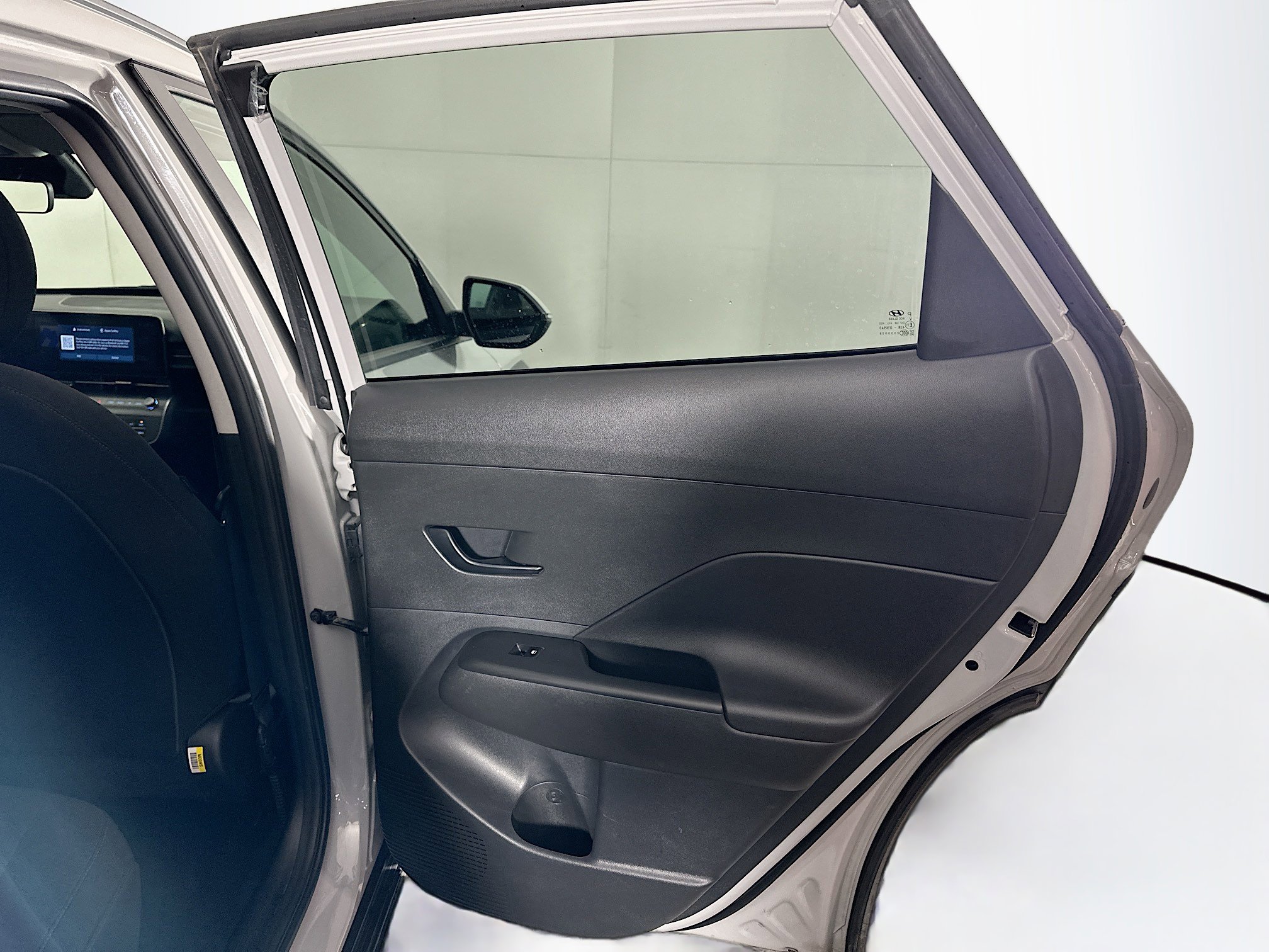 Used 2025 Hyundai Kona SEL image 28