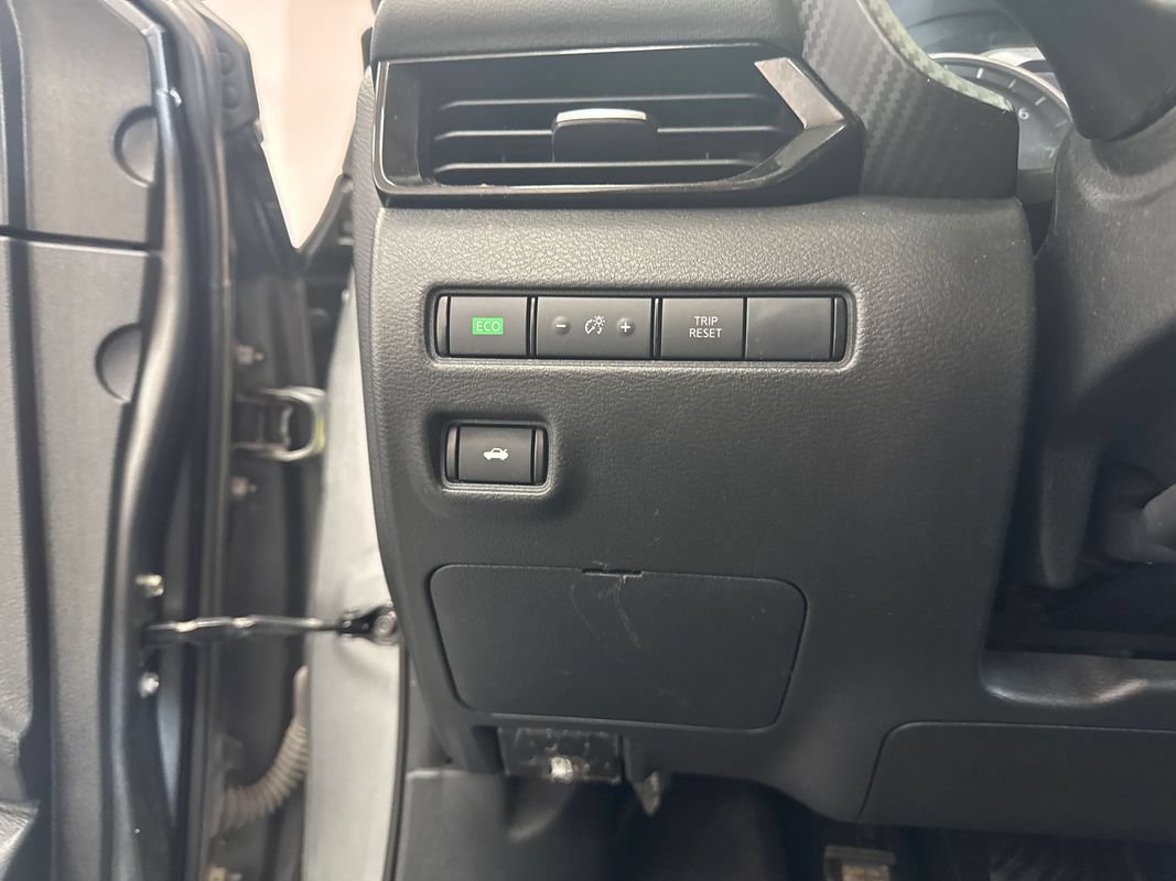 Used 2022 Nissan Sentra SV FWD image 11