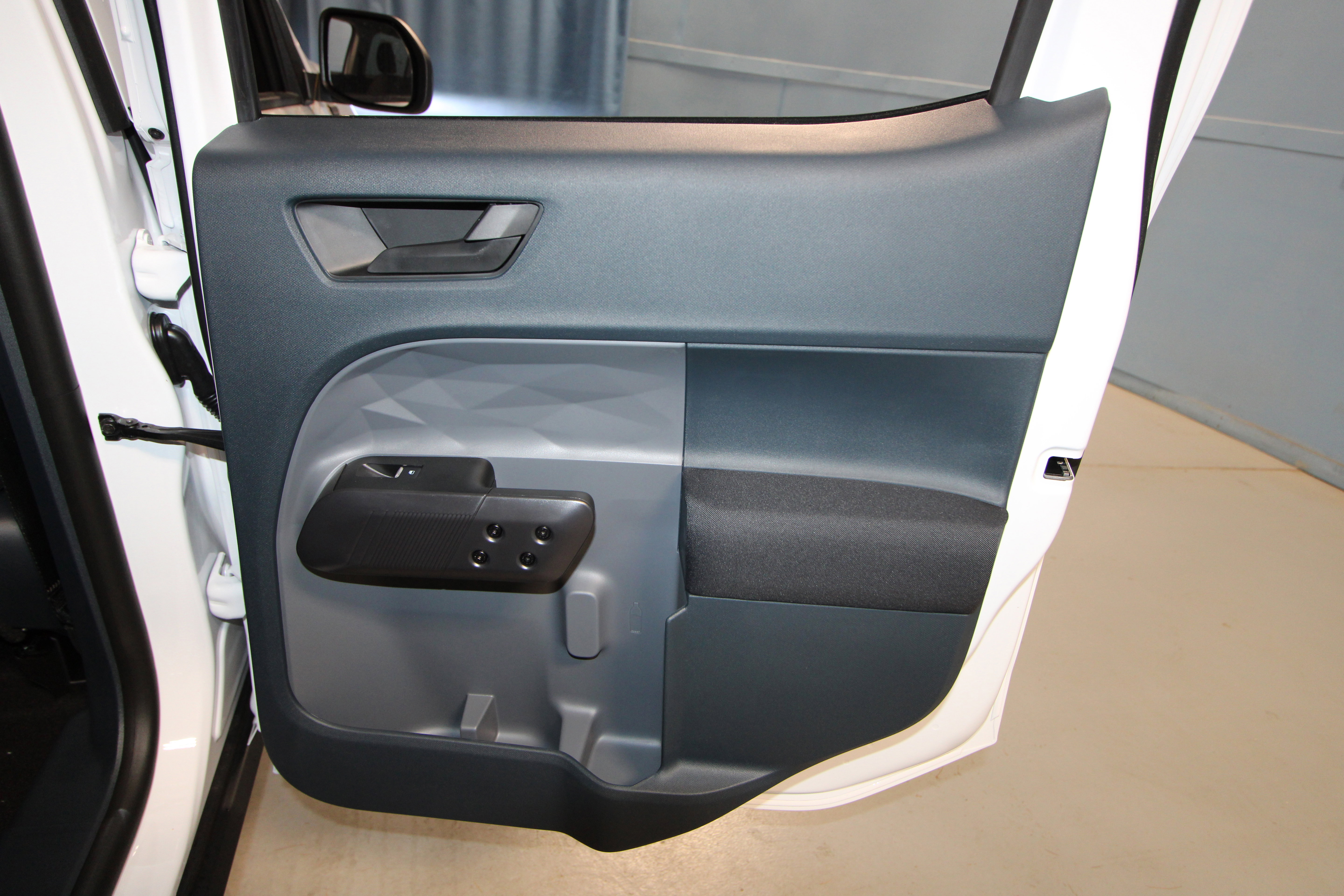 New 2025 Ford Maverick XL image 20