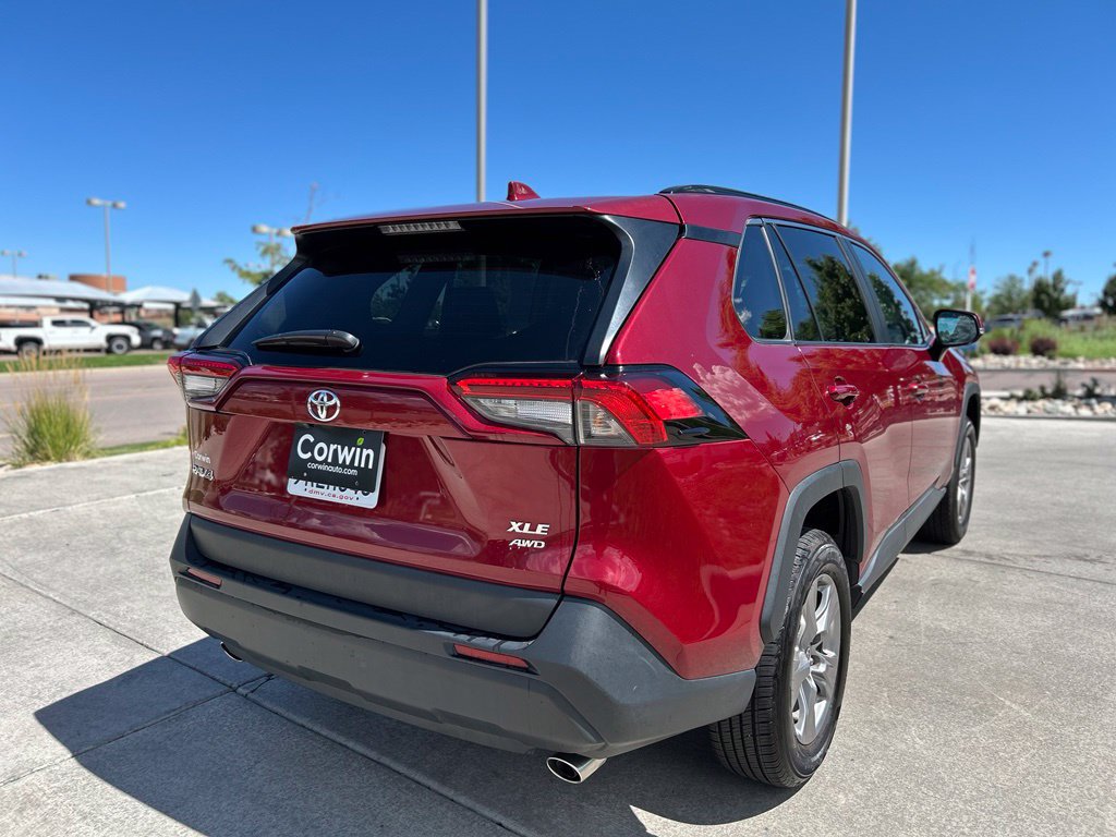 Used 2025 Toyota RAV4 XLE AWD/4WD image 8