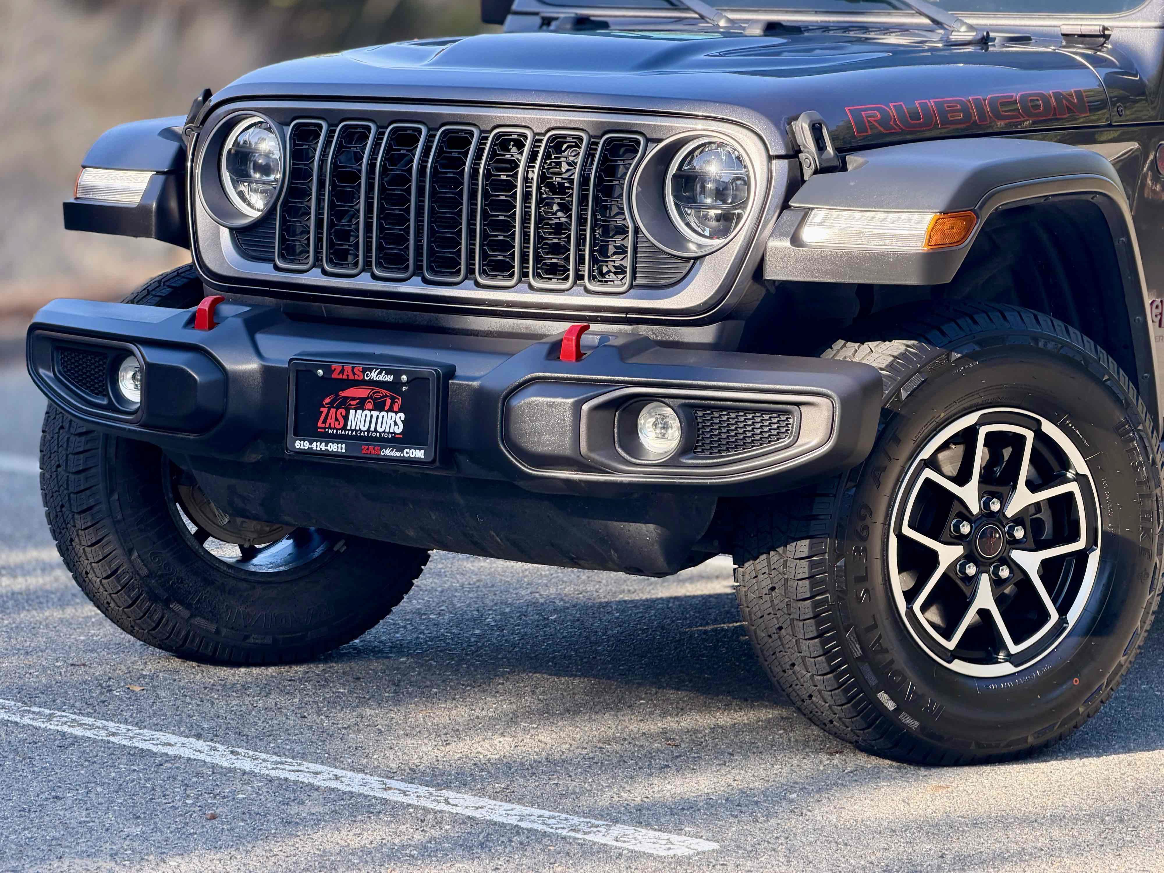 Used 2025 Jeep Wrangler Unlimited Rubicon AWD/4WD image 9
