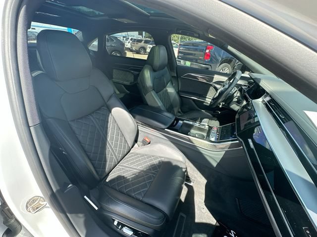 Used 2023 Audi S8 w/ S8 Executive Package AWD/4WD image 31