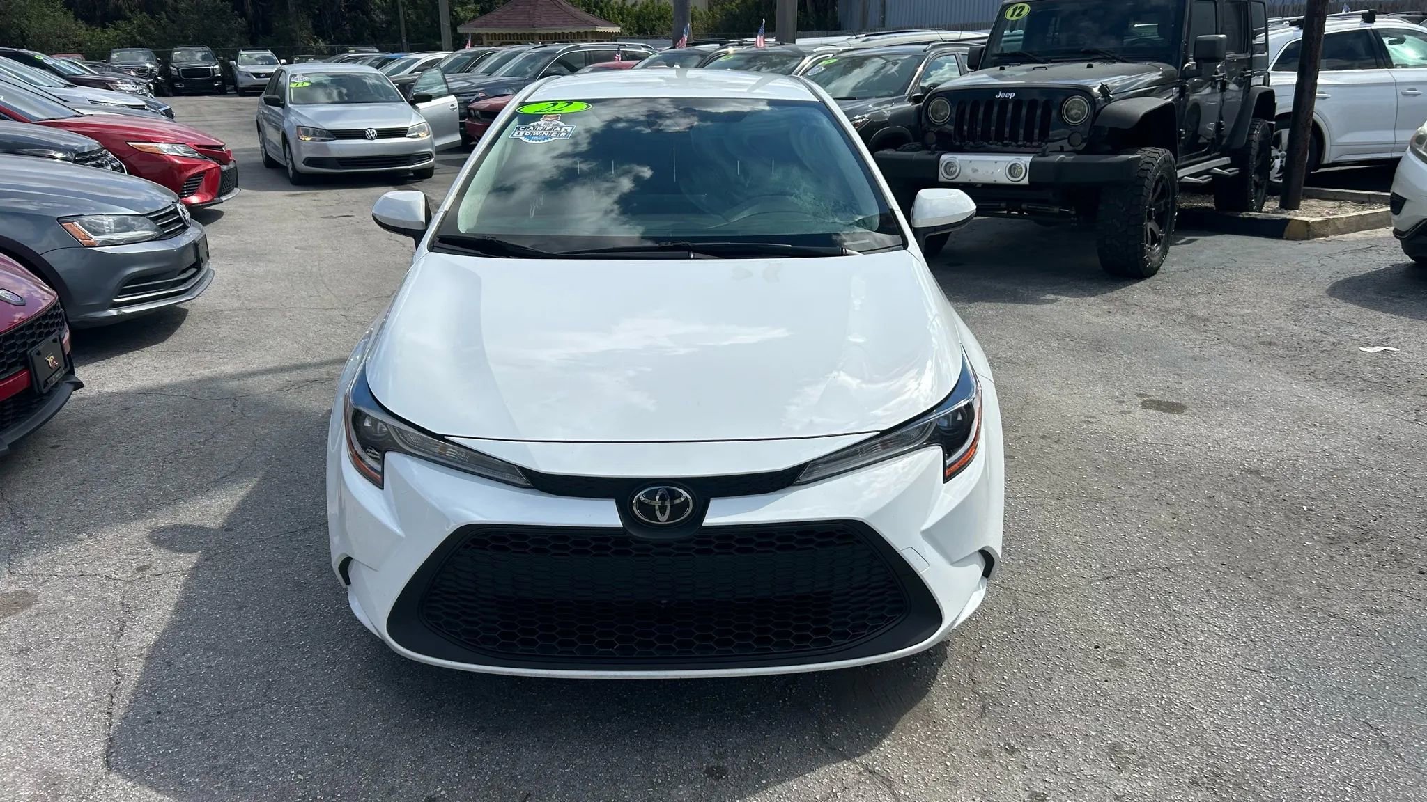 Used 2022 Toyota Corolla LE image 3