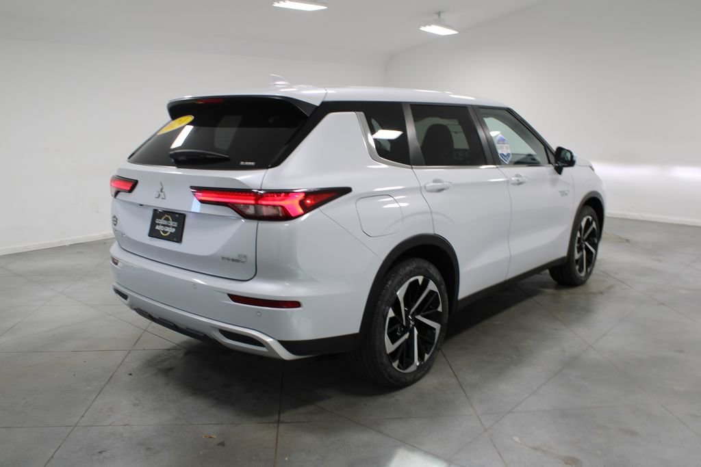 Used 2024 Mitsubishi Outlander 4WD Plug-In Hybrid image 9
