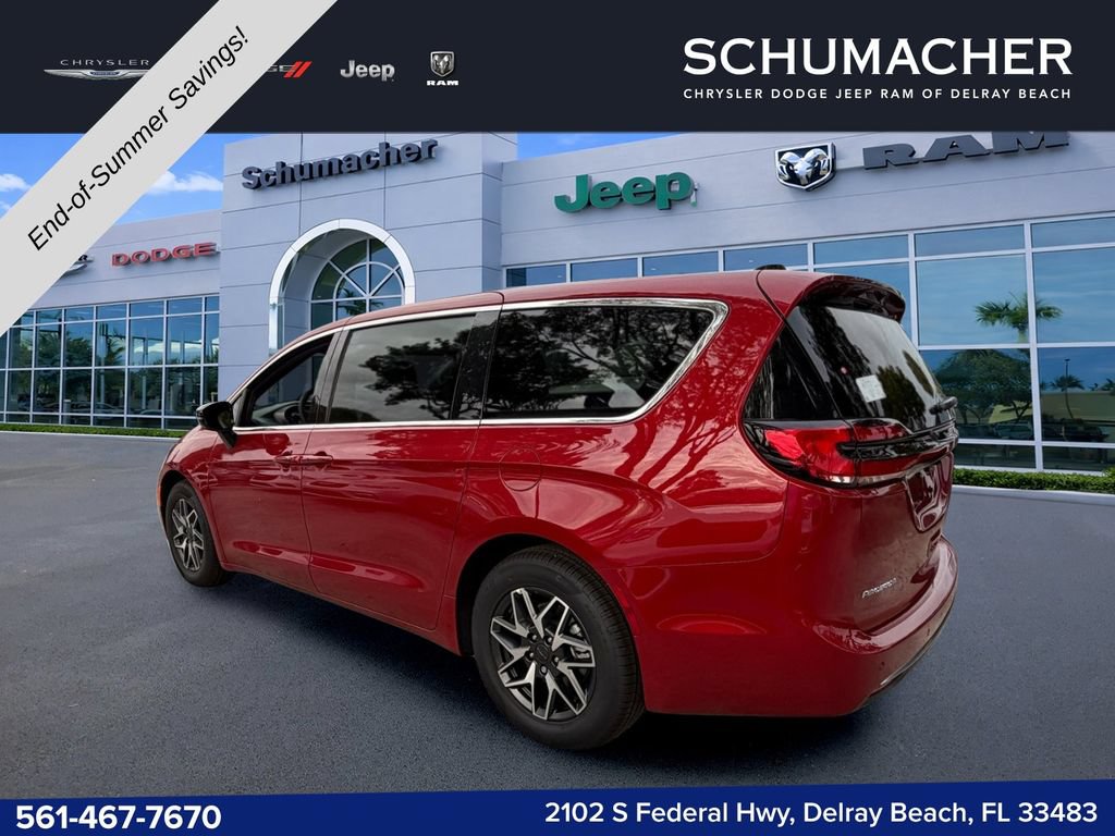 New 2027 Chrysler Pacifica Limited FWD image 5