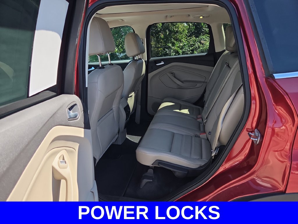 Used 2017 Ford Escape SE w/ SE Leather Comfort Package AWD/4WD image 17